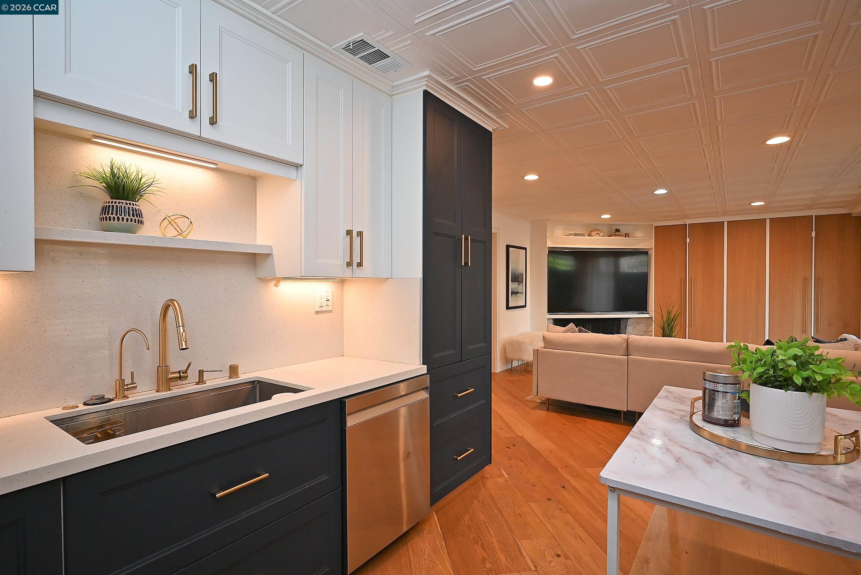 Photo #6: 41127835 Listing: Photo #6