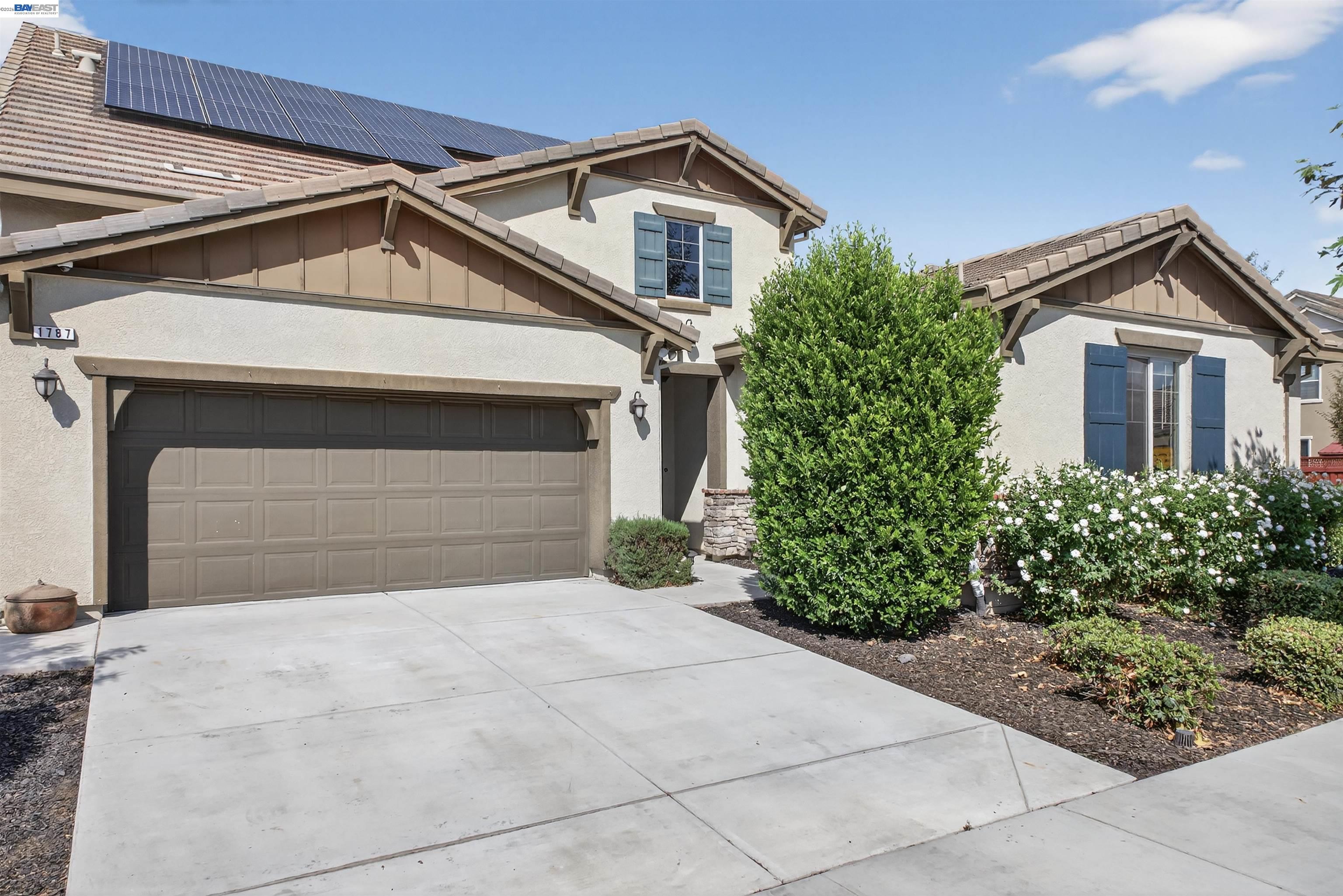 Detail Gallery Image 2 of 53 For 1787 Branson Court, Lathrop,  CA 95330 - 5 Beds | 4/1 Baths