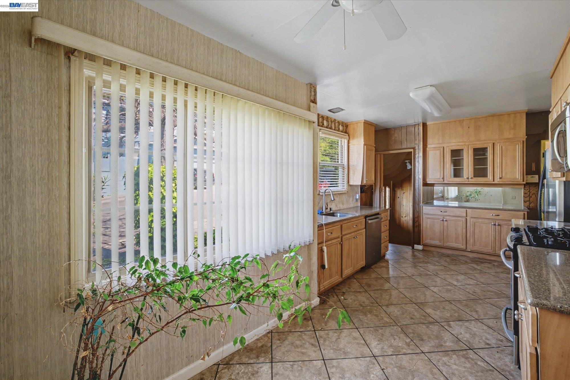 Detail Gallery Image 27 of 49 For 2972 El Monte Ave, Oakland,  CA 94605 - 3 Beds | 1 Baths