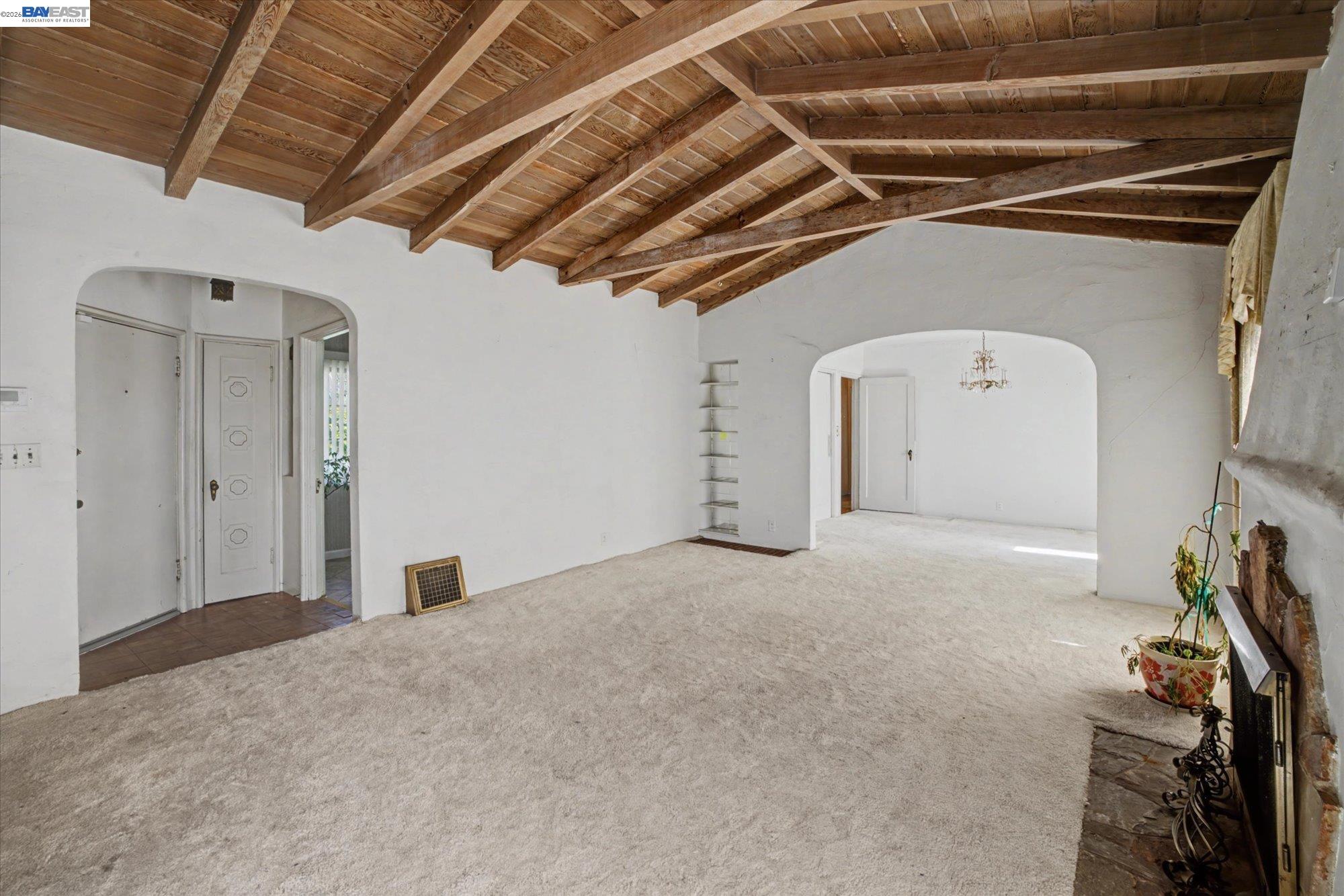 Detail Gallery Image 5 of 49 For 2972 El Monte Ave, Oakland,  CA 94605 - 3 Beds | 1 Baths