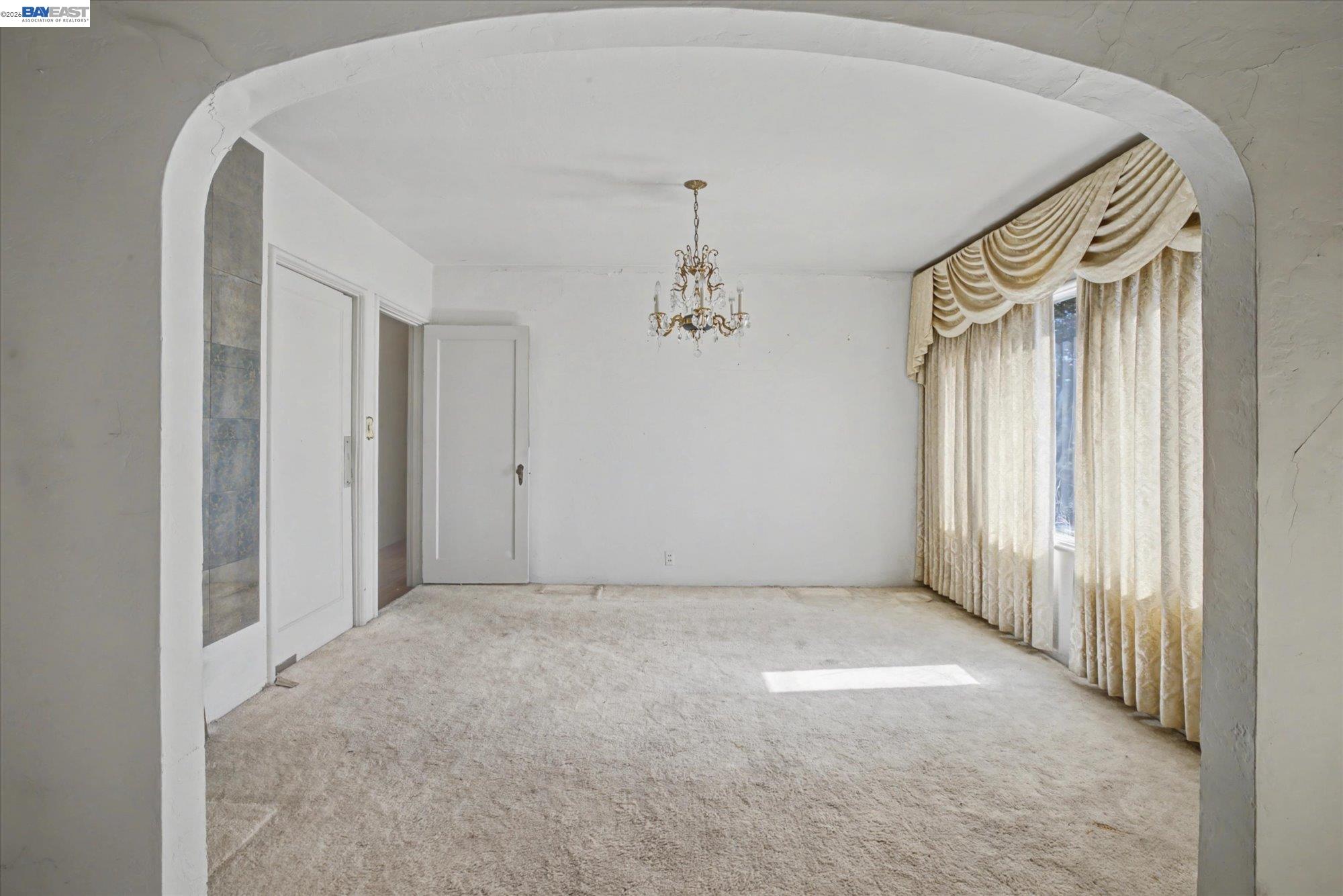 Detail Gallery Image 8 of 49 For 2972 El Monte Ave, Oakland,  CA 94605 - 3 Beds | 1 Baths