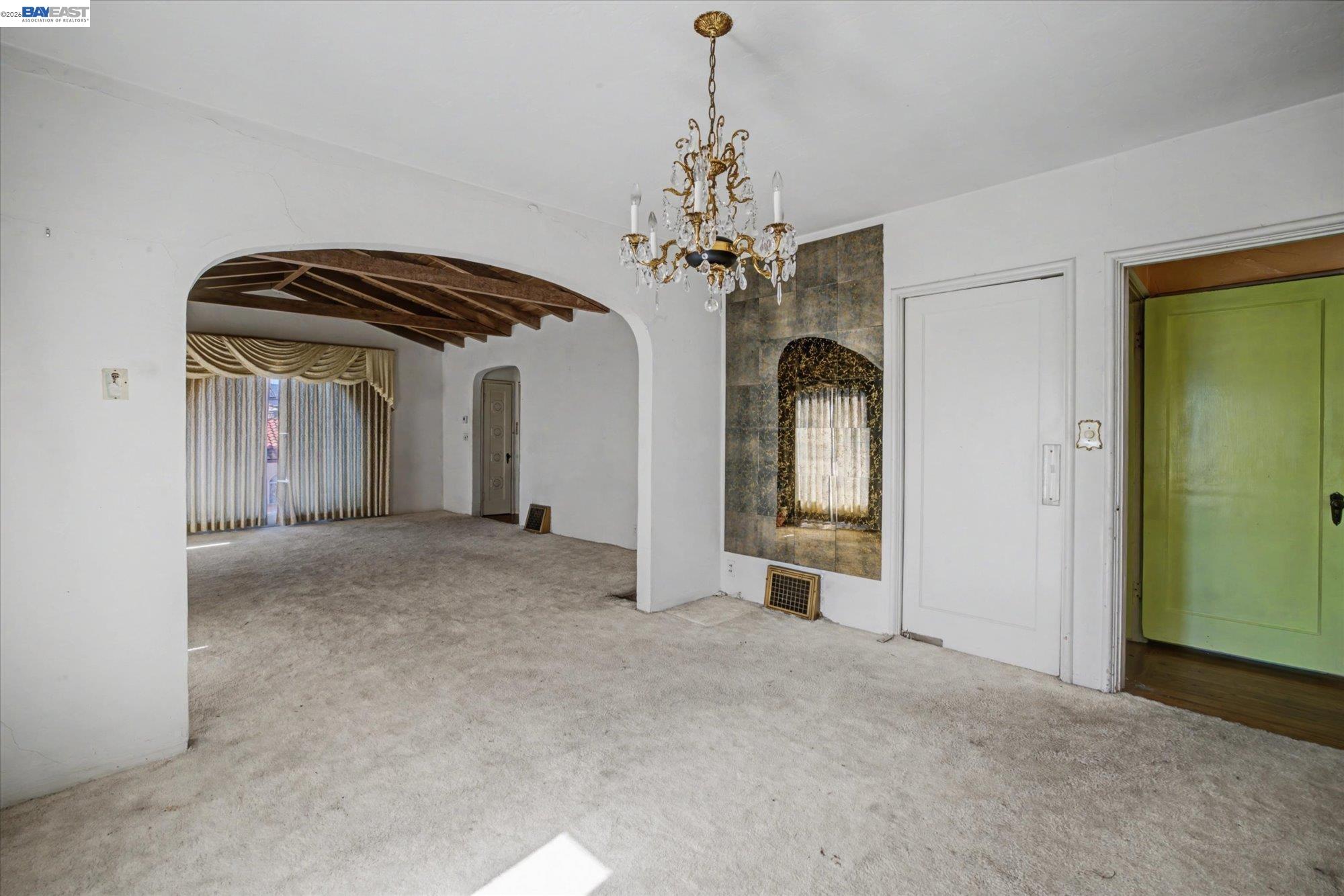 Detail Gallery Image 9 of 49 For 2972 El Monte Ave, Oakland,  CA 94605 - 3 Beds | 1 Baths