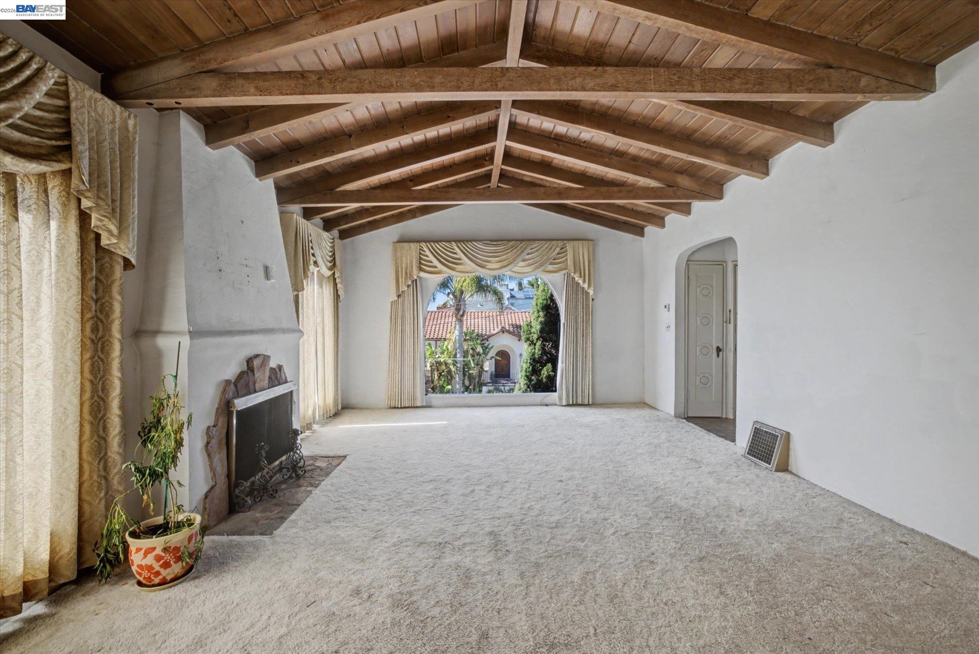 Detail Gallery Image 10 of 49 For 2972 El Monte Ave, Oakland,  CA 94605 - 3 Beds | 1 Baths