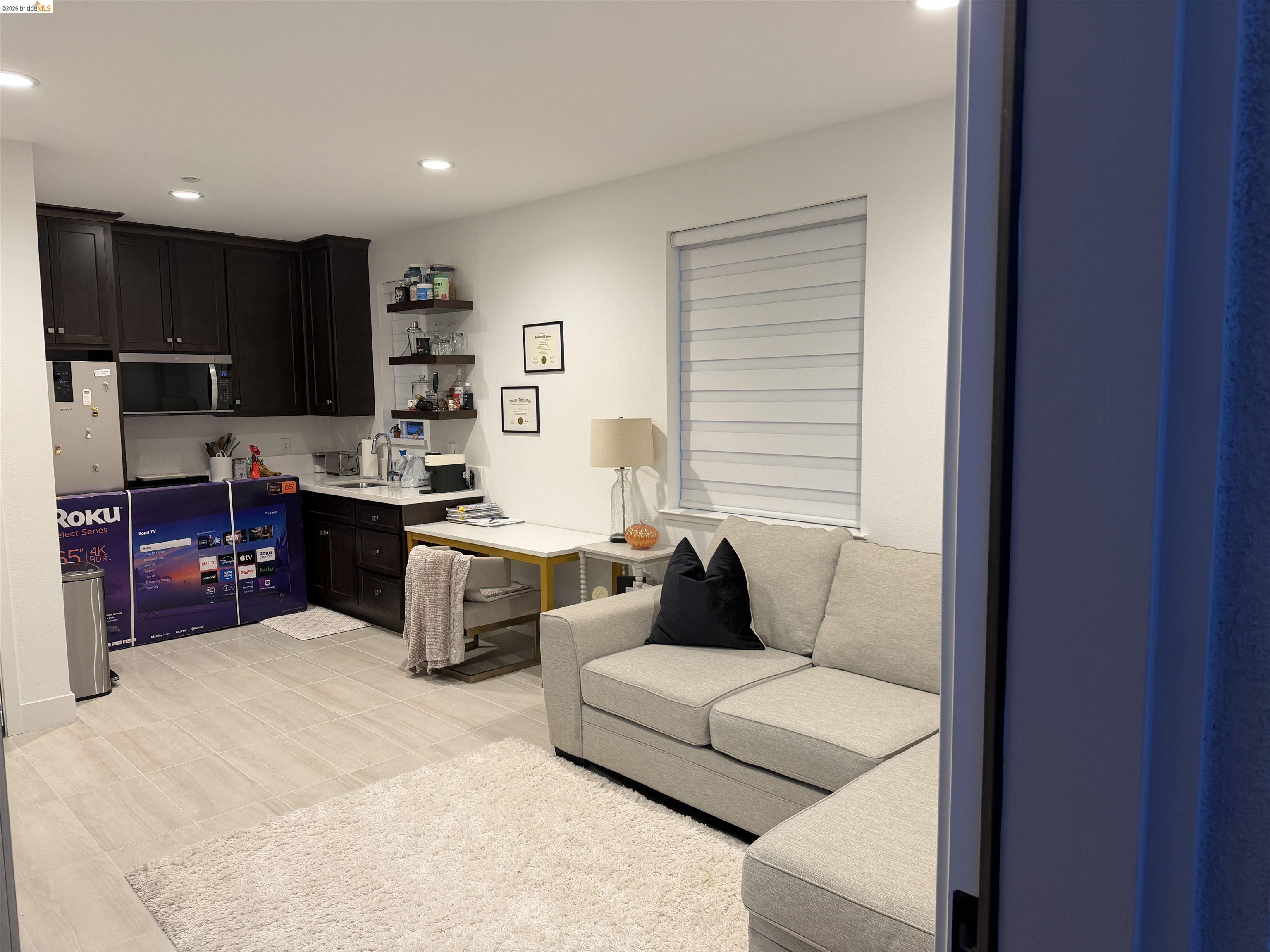 Detail Gallery Image 4 of 13 For 451 Trellis Way a,  Brentwood,  CA 94513 - 1 Beds | 1 Baths