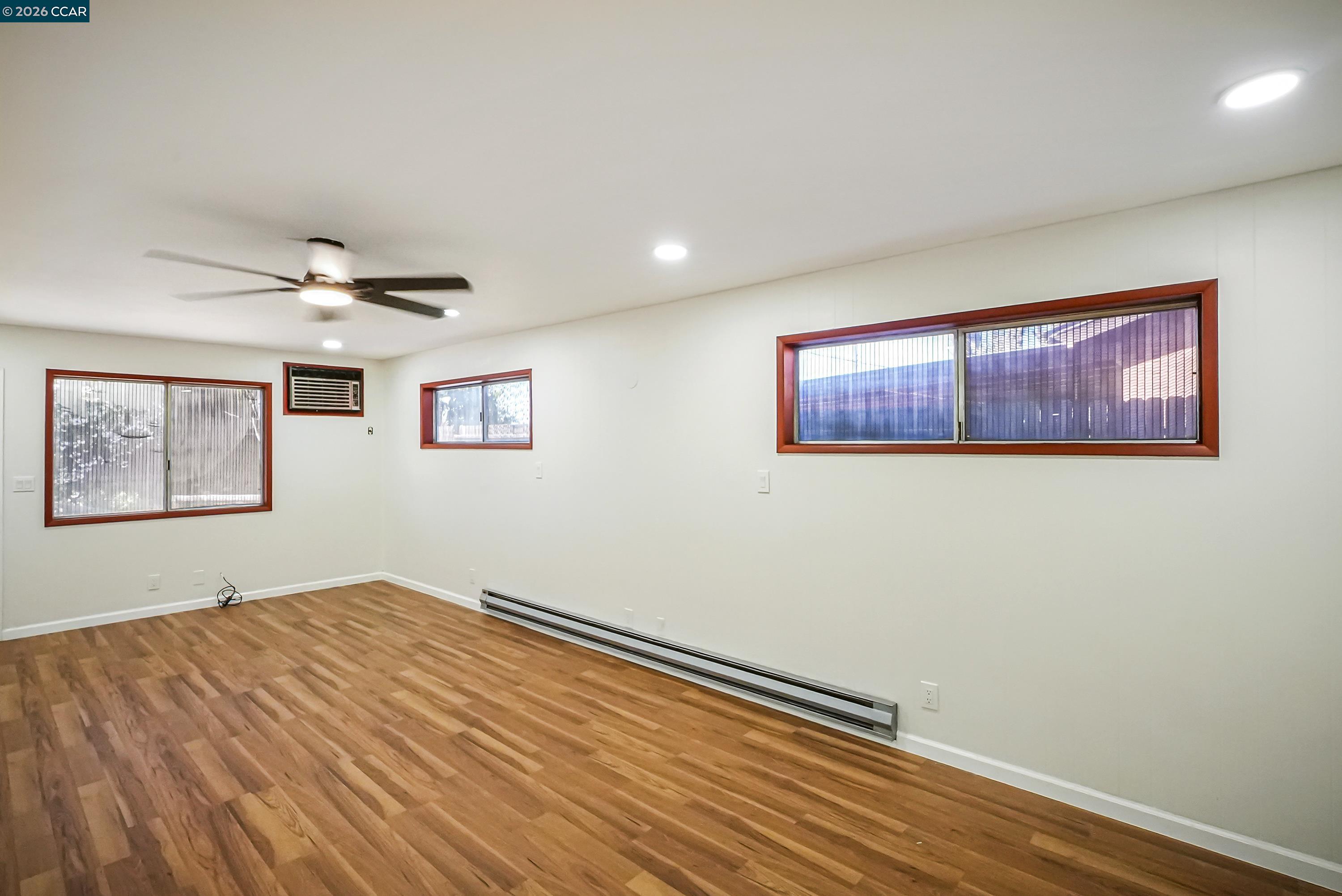 Detail Gallery Image 22 of 57 For 6860 Cunningham Way, Sacramento,  CA 95828 - 3 Beds | 1/1 Baths