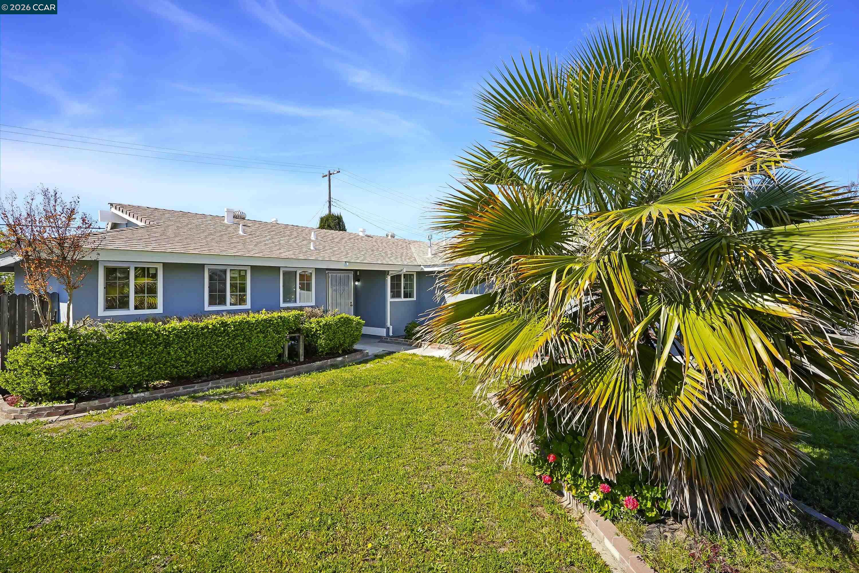 Detail Gallery Image 4 of 57 For 6860 Cunningham Way, Sacramento,  CA 95828 - 3 Beds | 1/1 Baths