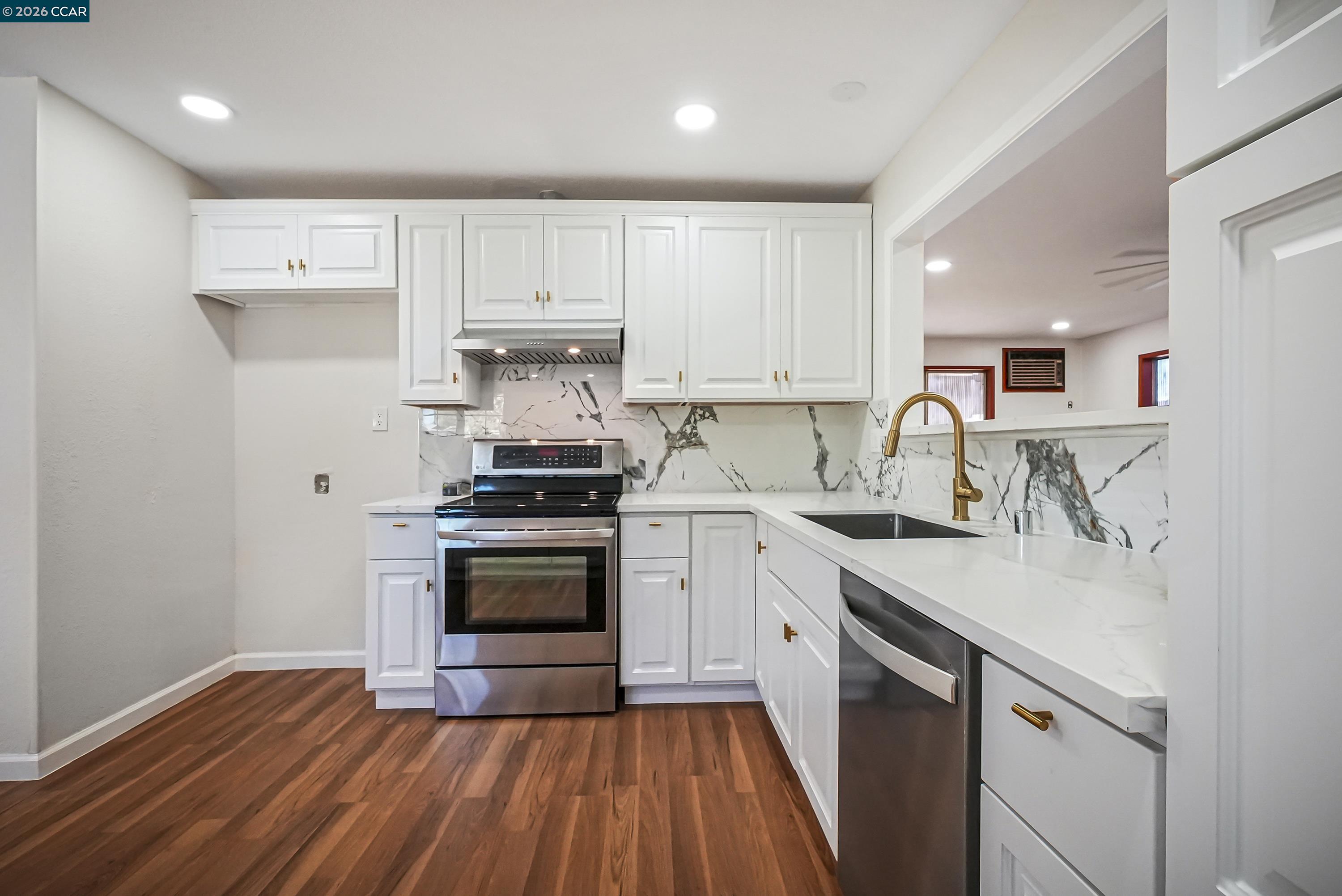 Detail Gallery Image 52 of 57 For 6860 Cunningham Way, Sacramento,  CA 95828 - 3 Beds | 1/1 Baths