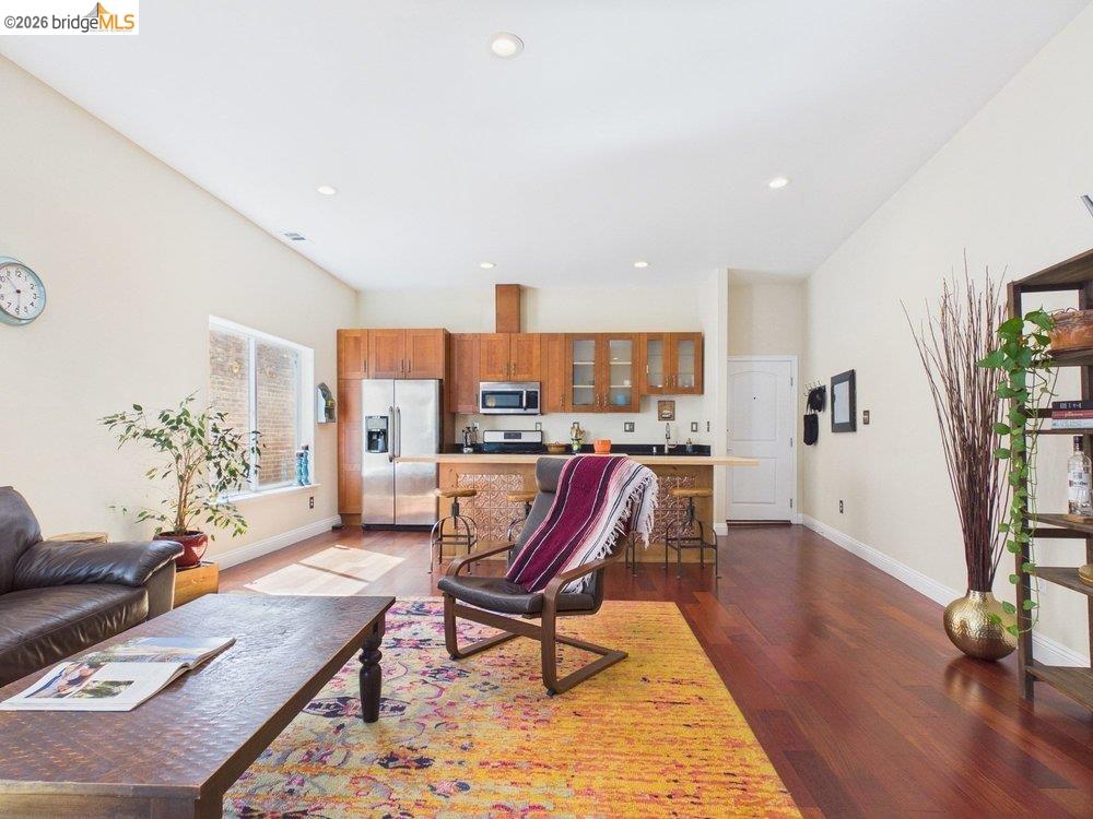 Photo #2: 41127841 Listing: Photo #2