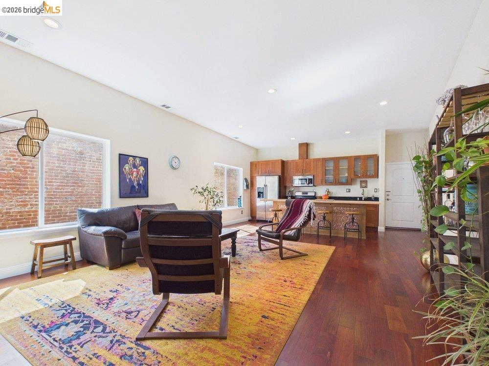 Photo #3: 41127841 Listing: Photo #3