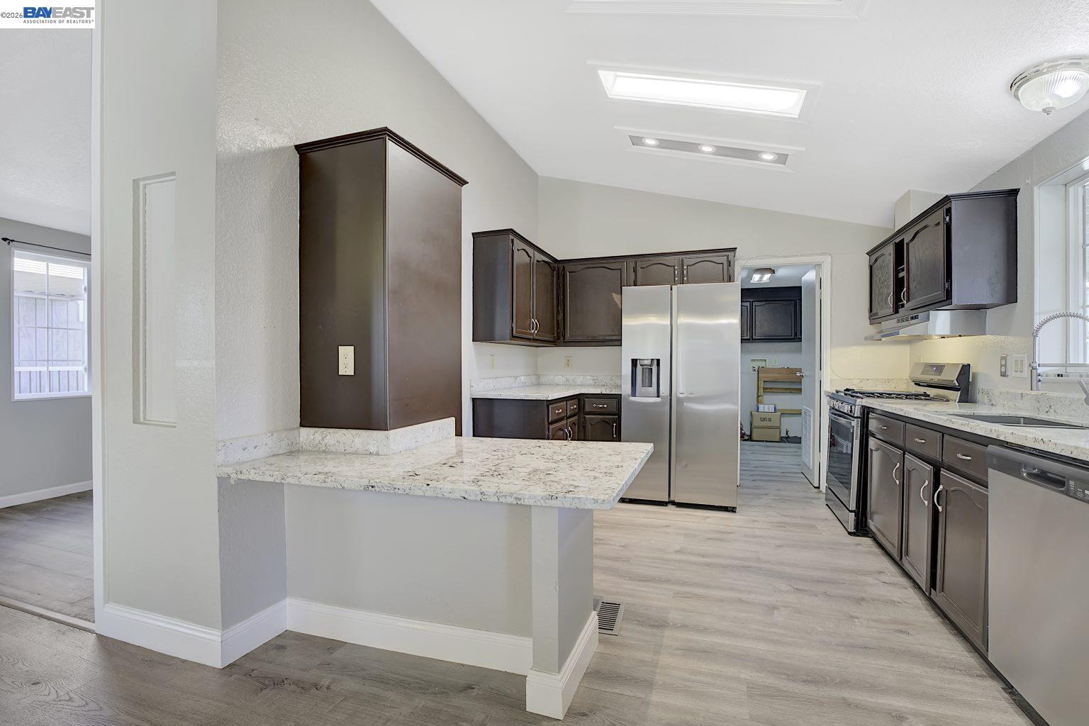 Detail Gallery Image 9 of 33 For 866 Spindrift #866,  San Jose,  CA 95134 - 3 Beds | 2 Baths