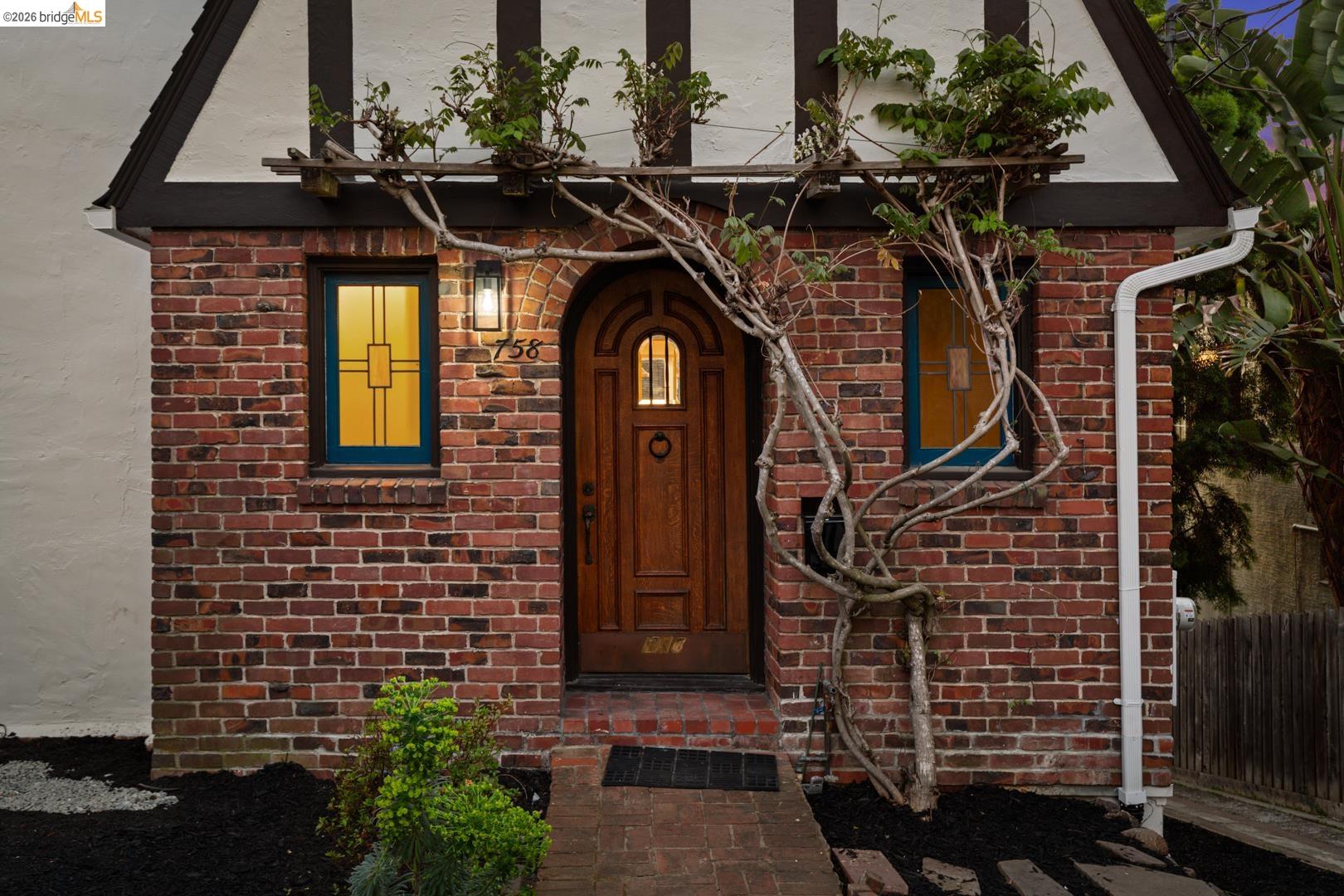 Detail Gallery Image 13 of 60 For 758 Spruce St, Berkeley,  CA 94707-2041 - 3 Beds | 3/1 Baths