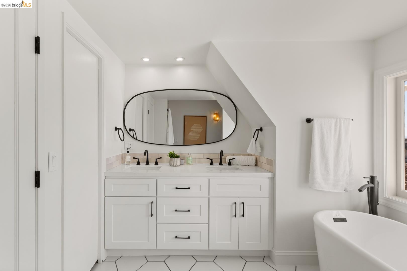 Detail Gallery Image 30 of 60 For 758 Spruce St, Berkeley,  CA 94707-2041 - 3 Beds | 3/1 Baths