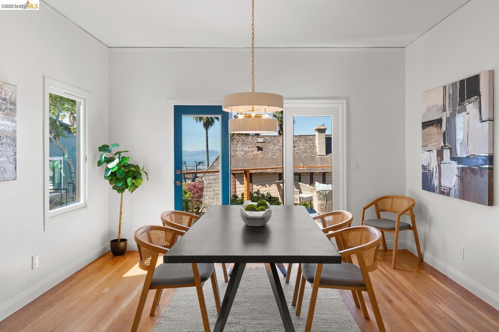 Detail Gallery Image 4 of 60 For 758 Spruce St, Berkeley,  CA 94707-2041 - 3 Beds | 3/1 Baths