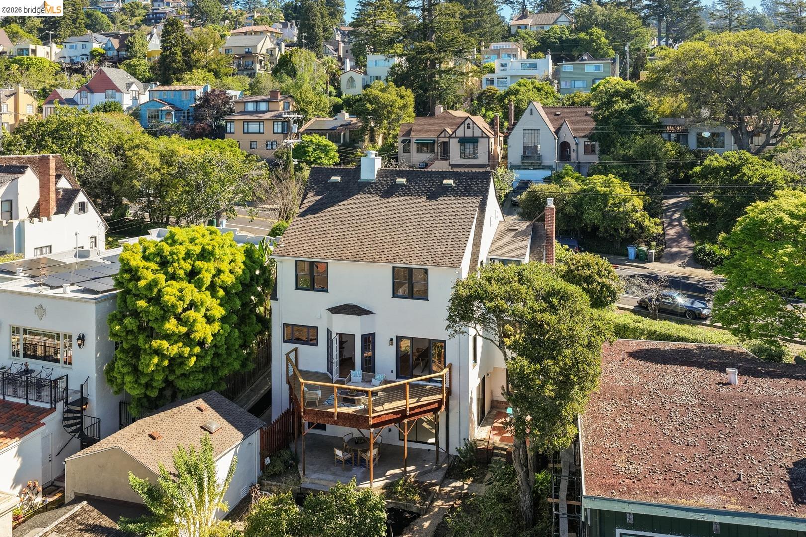 Detail Gallery Image 44 of 60 For 758 Spruce St, Berkeley,  CA 94707-2041 - 3 Beds | 3/1 Baths