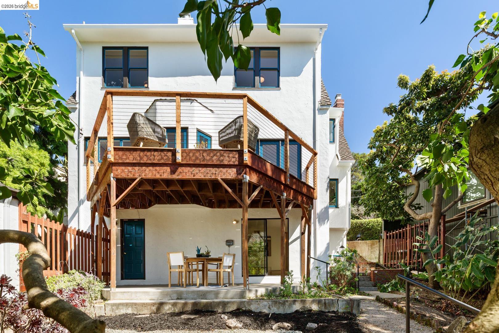 Detail Gallery Image 46 of 60 For 758 Spruce St, Berkeley,  CA 94707-2041 - 3 Beds | 3/1 Baths