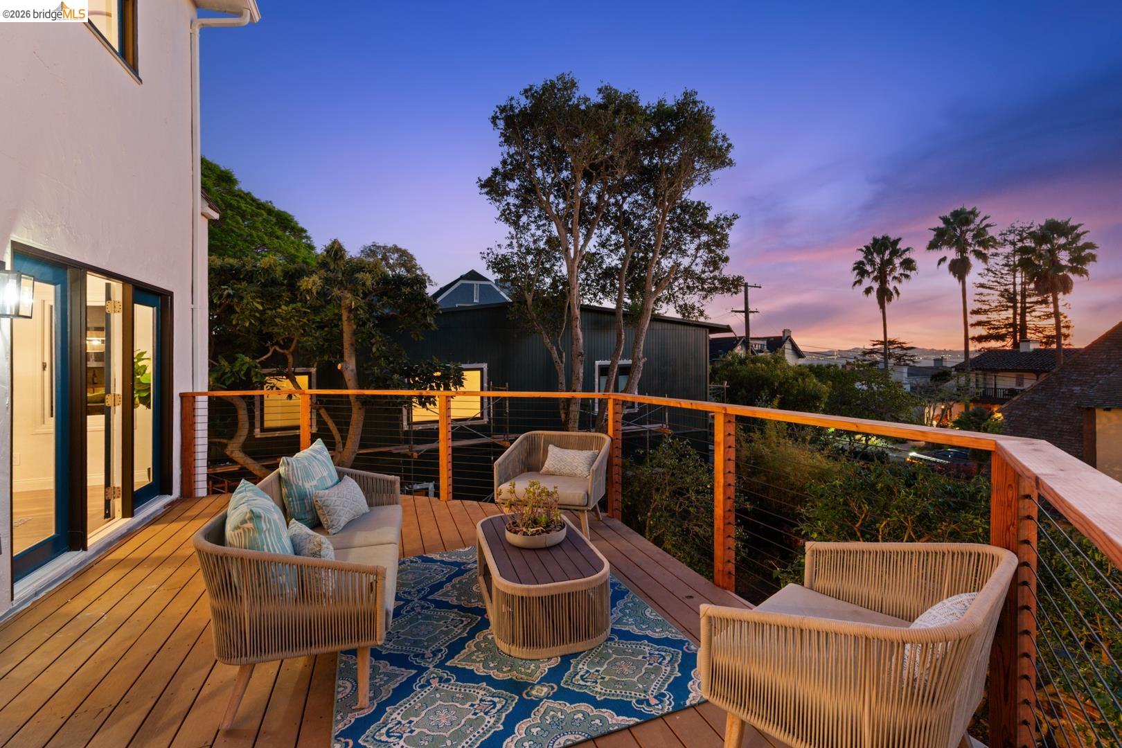 Detail Gallery Image 6 of 60 For 758 Spruce St, Berkeley,  CA 94707-2041 - 3 Beds | 3/1 Baths