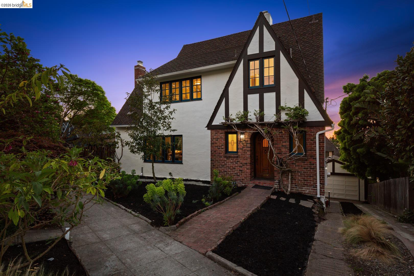 Detail Gallery Image 53 of 60 For 758 Spruce St, Berkeley,  CA 94707-2041 - 3 Beds | 3/1 Baths