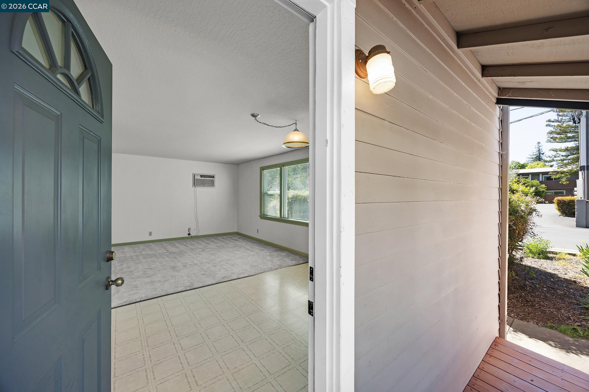 Detail Gallery Image 5 of 41 For 940 East St, Lafayette,  CA 94549 - – Beds | – Baths