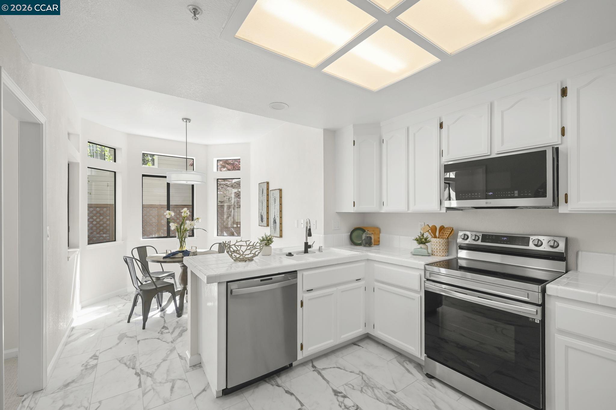 Photo #12: 41127849 Listing: Photo #12