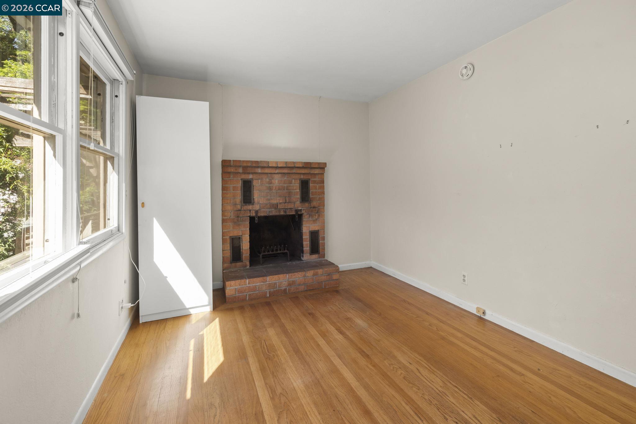 Detail Gallery Image 17 of 30 For 847 Acalanes Rd, Lafayette,  CA 94549 - 3 Beds | 2/1 Baths