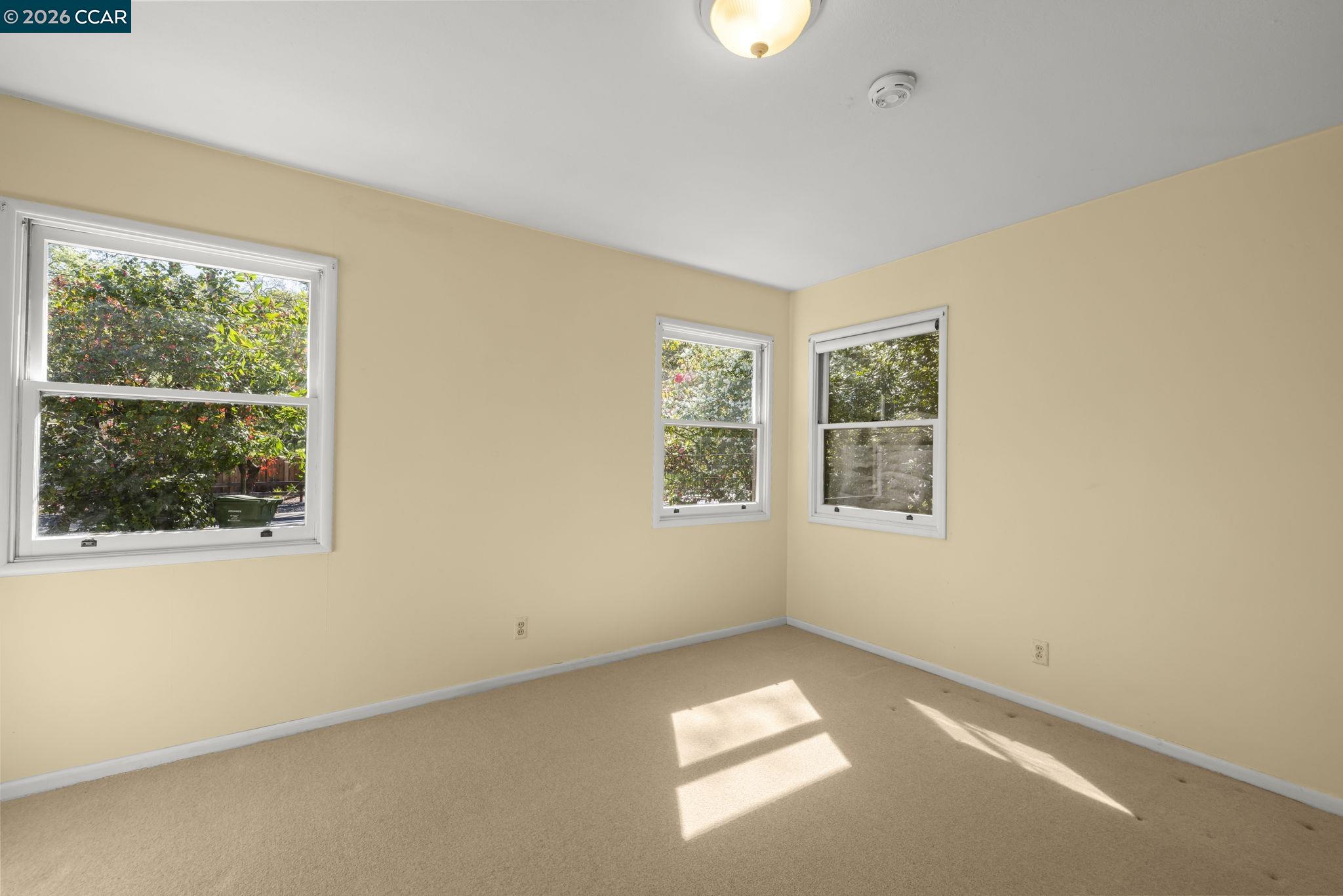 Detail Gallery Image 18 of 30 For 847 Acalanes Rd, Lafayette,  CA 94549 - 3 Beds | 2/1 Baths