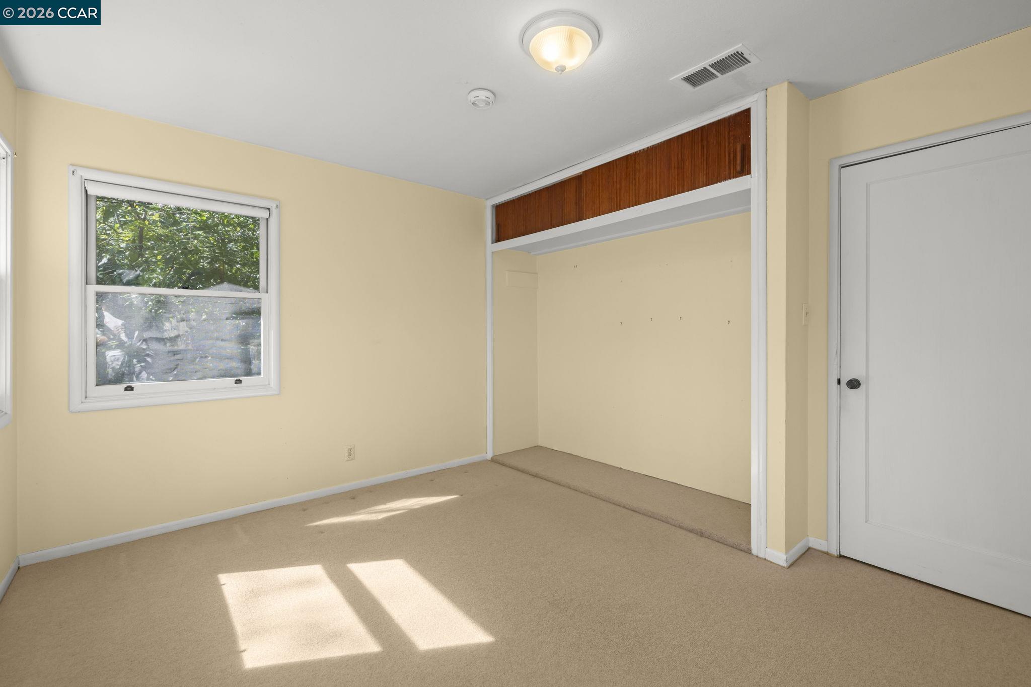 Detail Gallery Image 19 of 30 For 847 Acalanes Rd, Lafayette,  CA 94549 - 3 Beds | 2/1 Baths