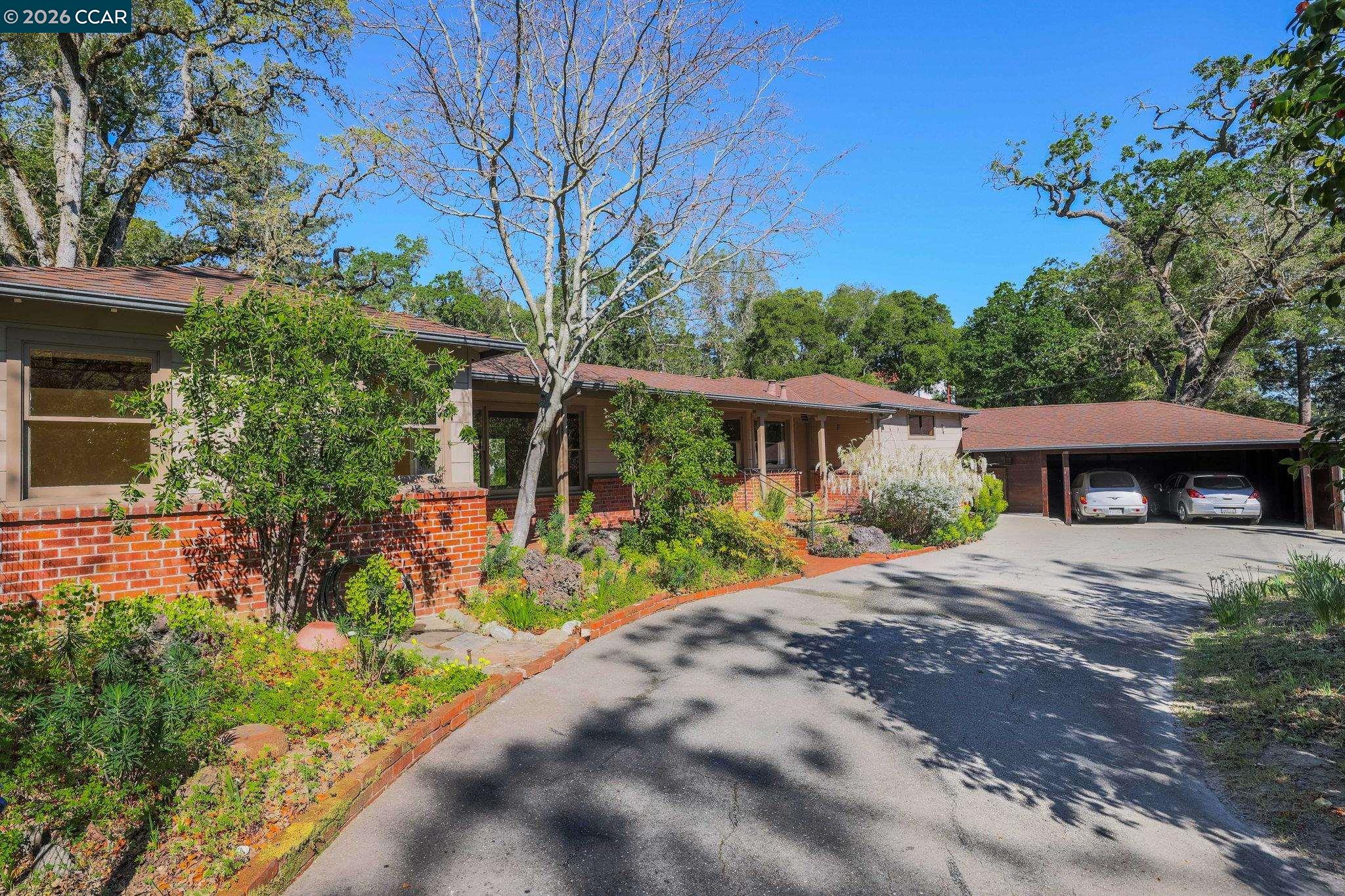 Detail Gallery Image 3 of 30 For 847 Acalanes Rd, Lafayette,  CA 94549 - 3 Beds | 2/1 Baths