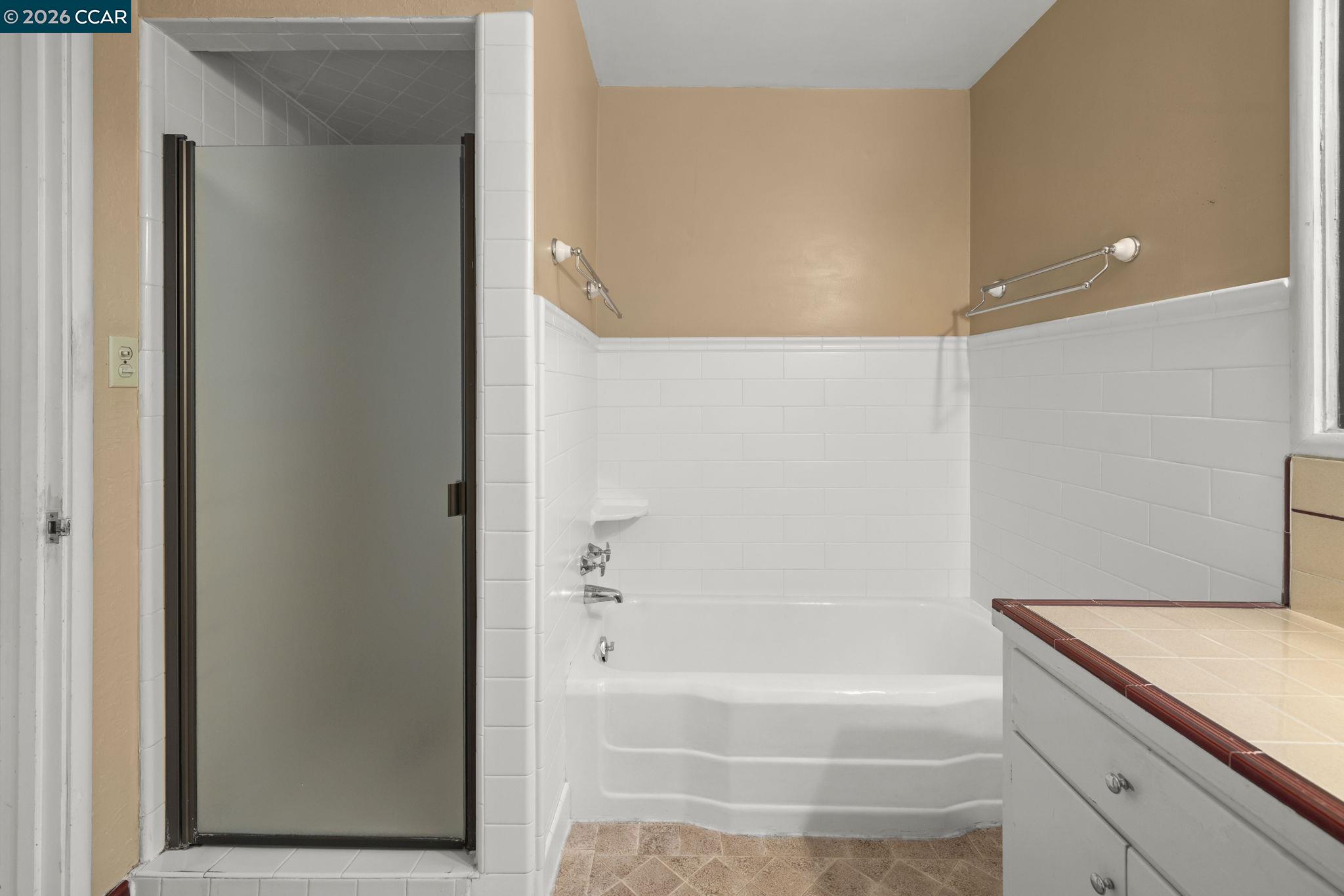 Detail Gallery Image 23 of 30 For 847 Acalanes Rd, Lafayette,  CA 94549 - 3 Beds | 2/1 Baths