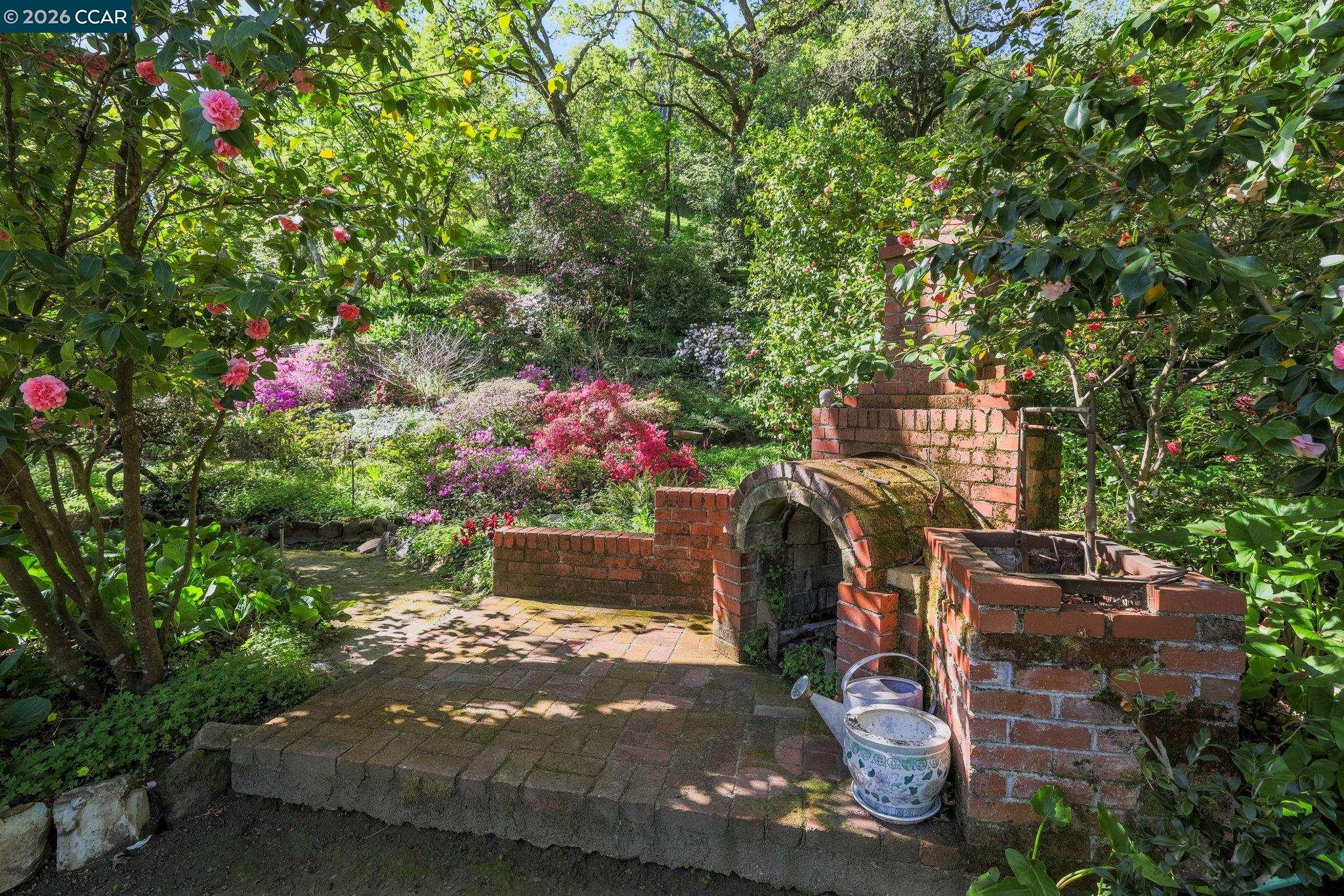 Detail Gallery Image 28 of 30 For 847 Acalanes Rd, Lafayette,  CA 94549 - 3 Beds | 2/1 Baths