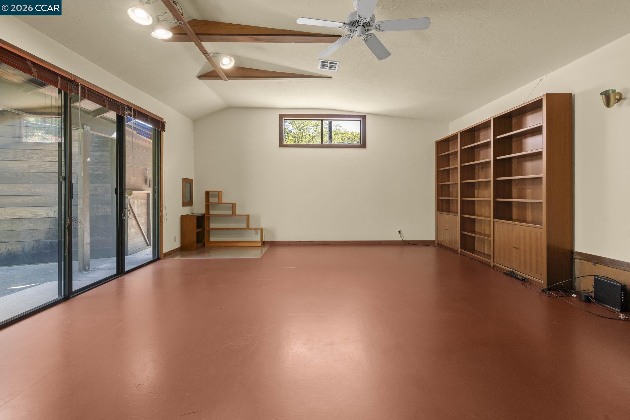 Detail Gallery Image 9 of 30 For 847 Acalanes Rd, Lafayette,  CA 94549 - 3 Beds | 2/1 Baths