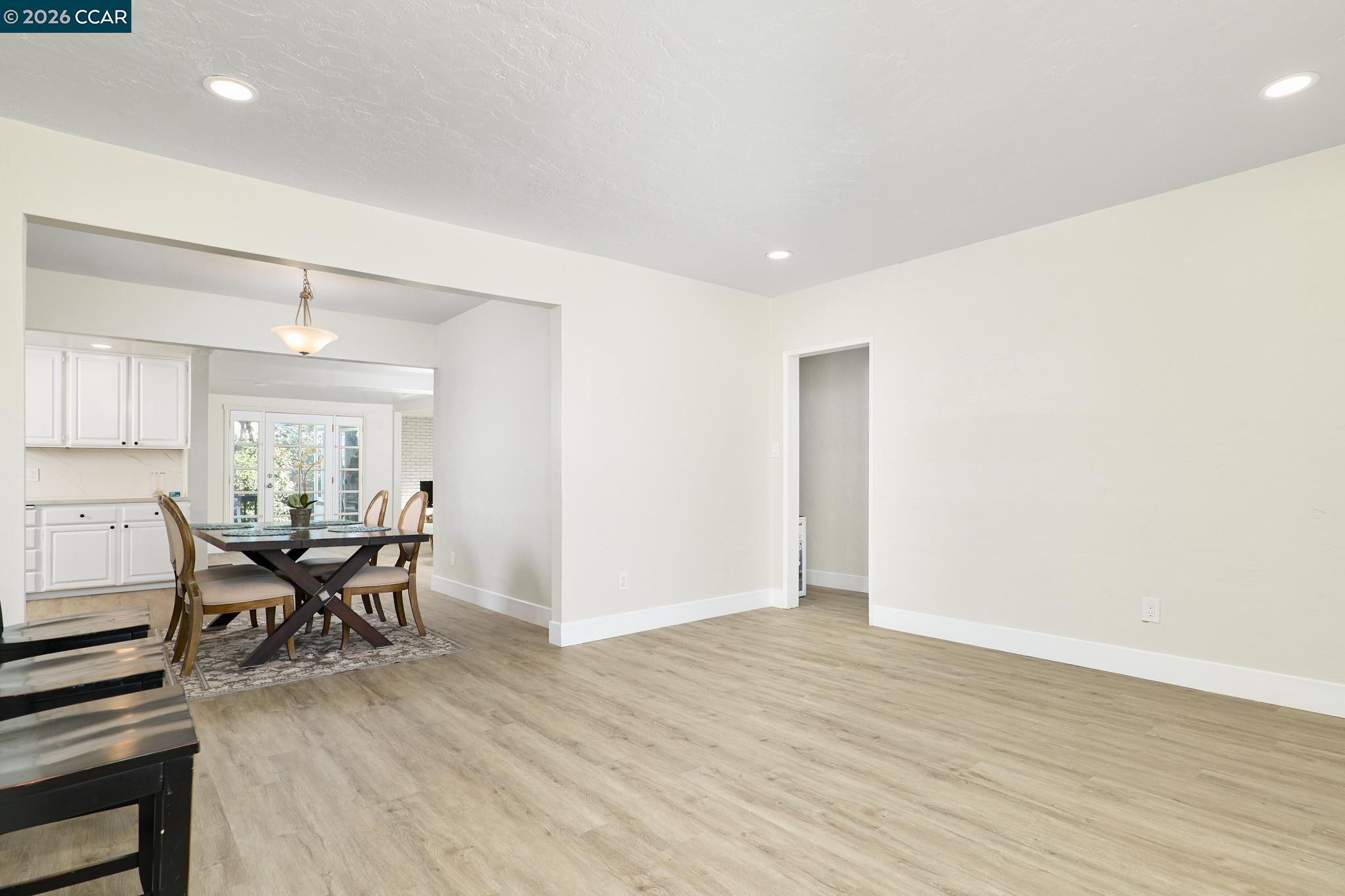 Detail Gallery Image 12 of 29 For 90 Manville Ave, Pittsburg,  CA 94565 - 3 Beds | 2 Baths