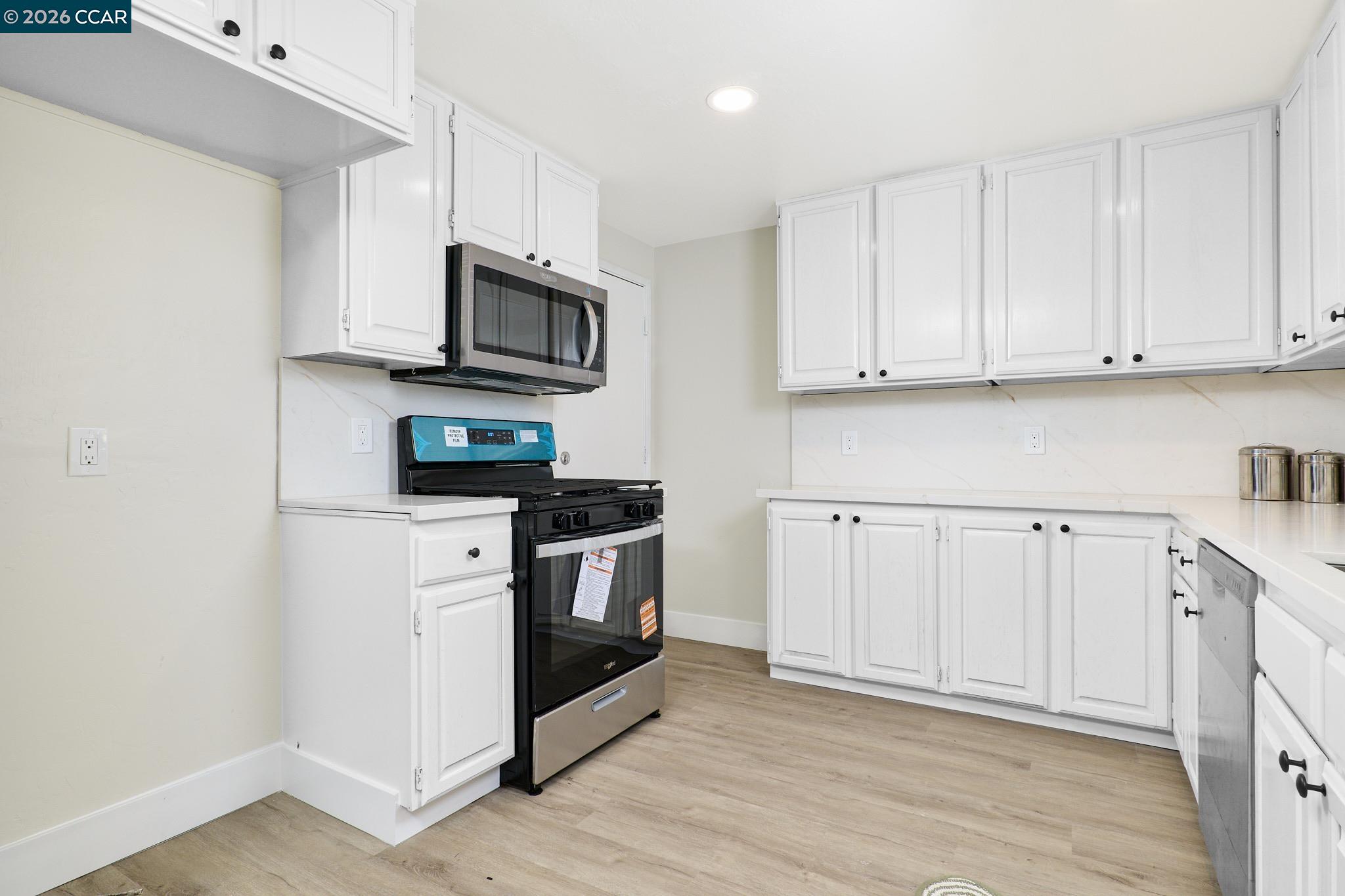 Detail Gallery Image 17 of 29 For 90 Manville Ave, Pittsburg,  CA 94565 - 3 Beds | 2 Baths