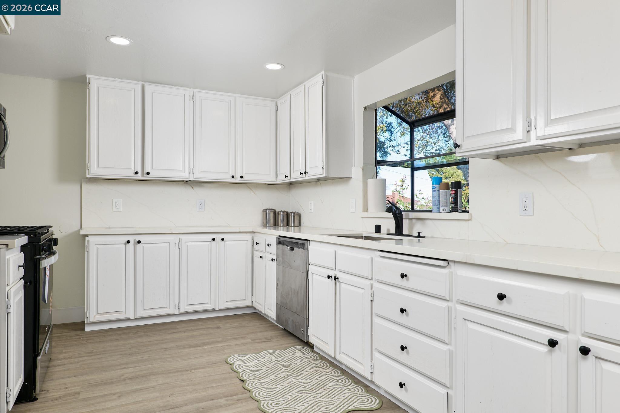 Detail Gallery Image 18 of 29 For 90 Manville Ave, Pittsburg,  CA 94565 - 3 Beds | 2 Baths