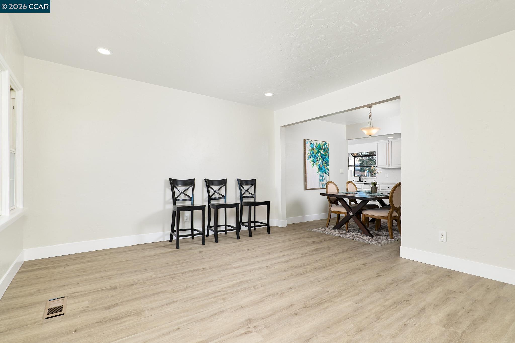 Detail Gallery Image 7 of 29 For 90 Manville Ave, Pittsburg,  CA 94565 - 3 Beds | 2 Baths