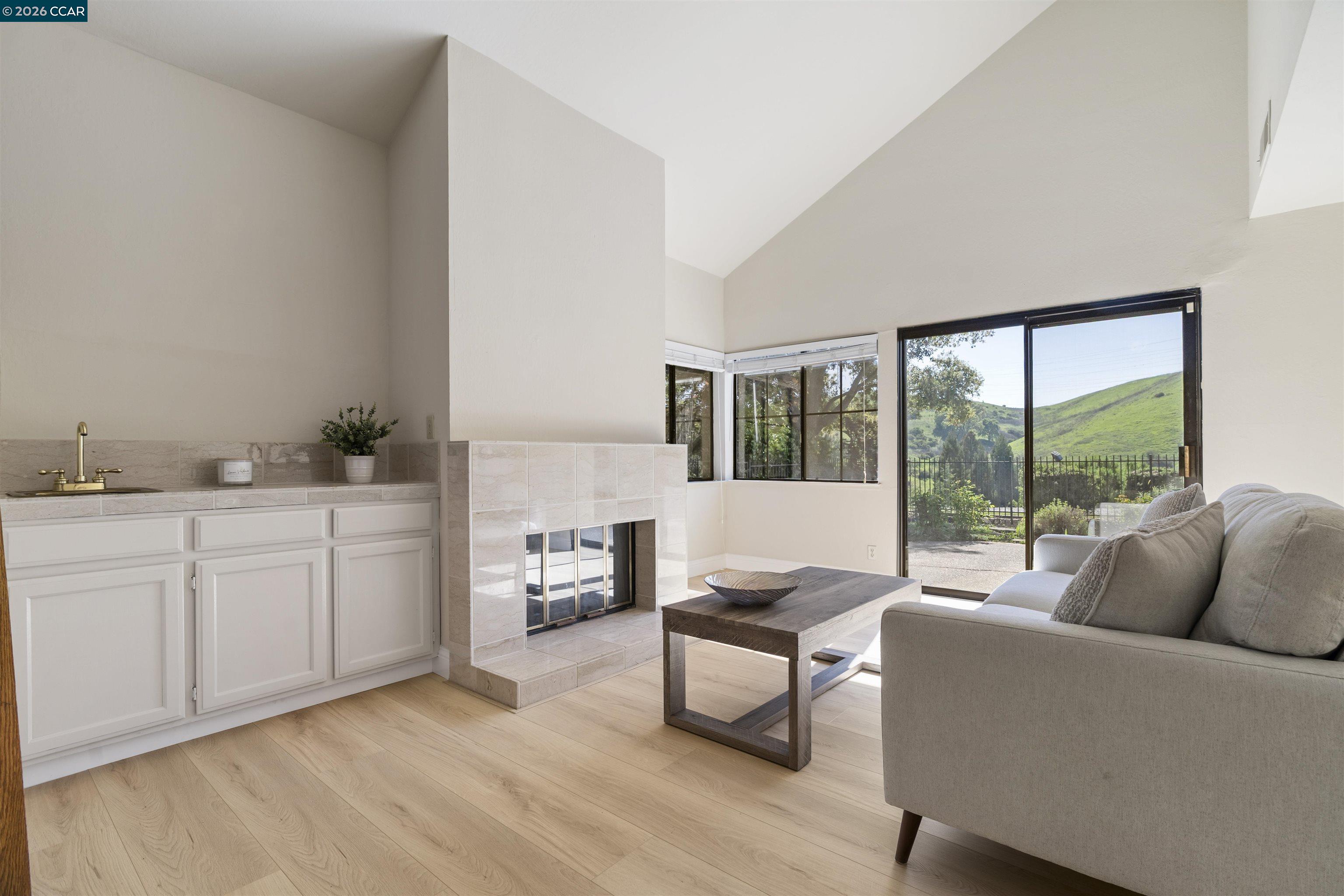 Detail Gallery Image 9 of 57 For 360 S Eagle Nest Lane, Danville,  CA 94506 - 3 Beds | 2/1 Baths