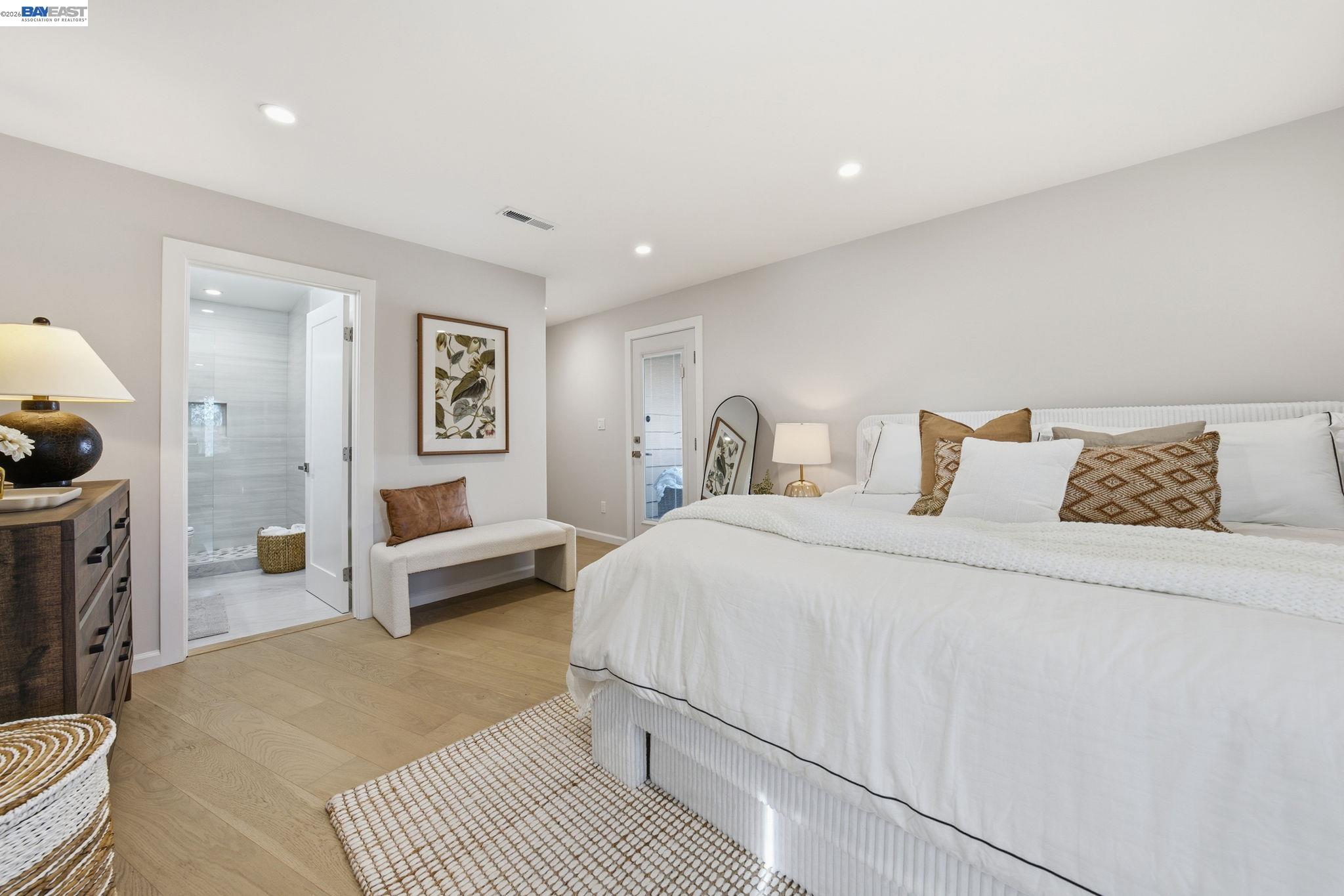 Detail Gallery Image 12 of 28 For 90 Upper Briar Road, Kentfield,  CA 94904 - 4 Beds | 3 Baths