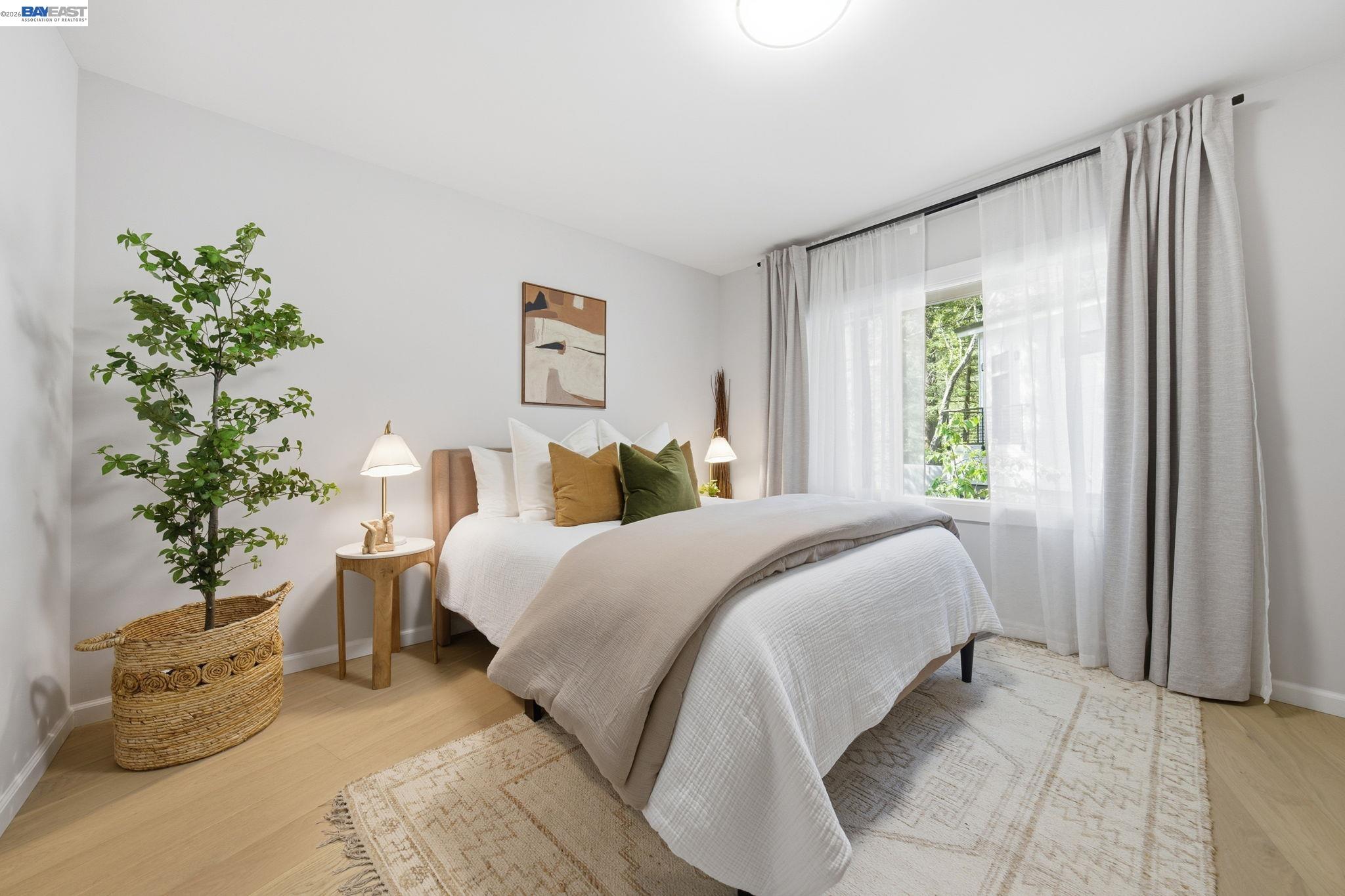 Detail Gallery Image 8 of 28 For 90 Upper Briar Road, Kentfield,  CA 94904 - 4 Beds | 3 Baths