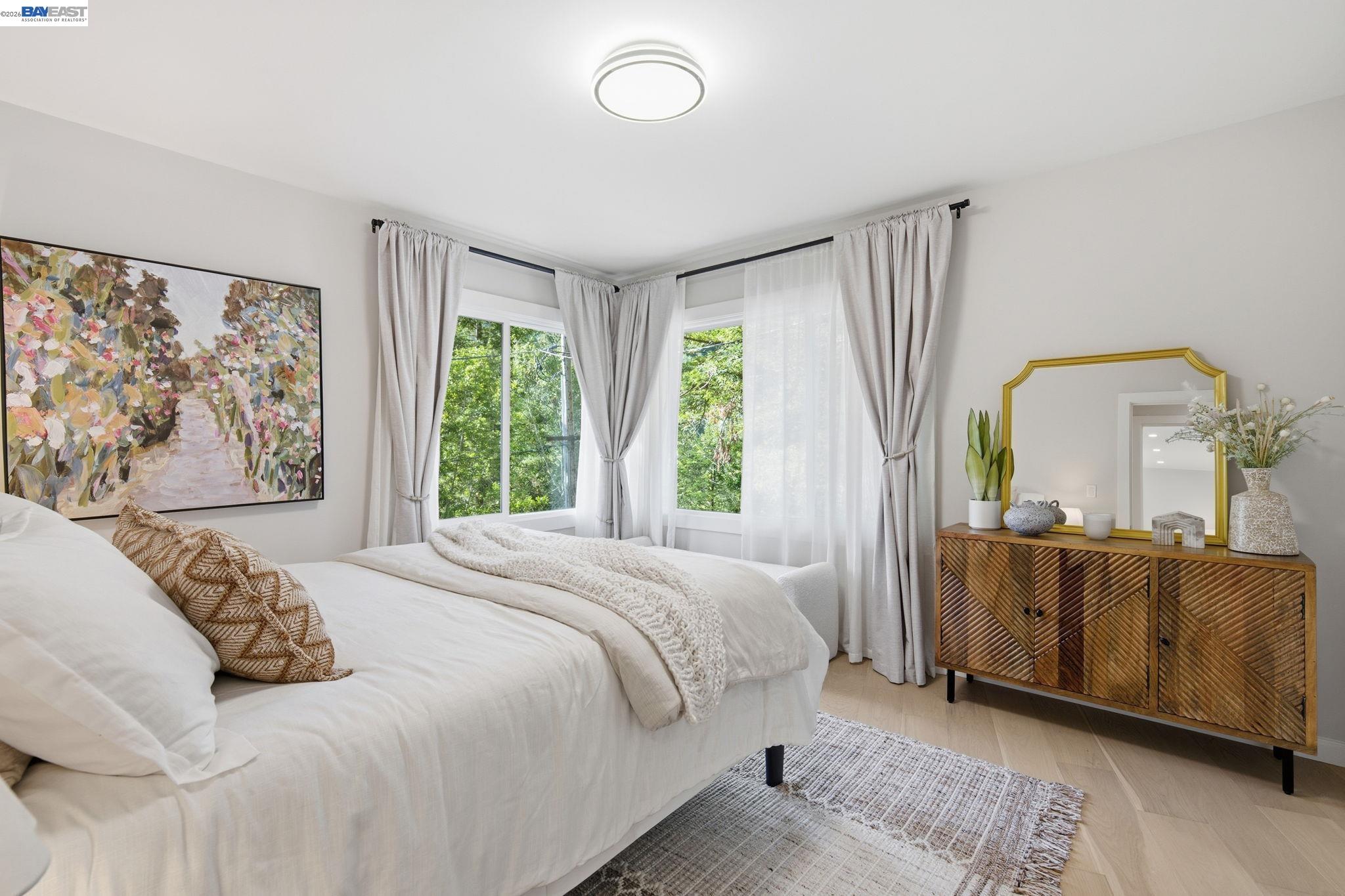 Detail Gallery Image 9 of 28 For 90 Upper Briar Road, Kentfield,  CA 94904 - 4 Beds | 3 Baths