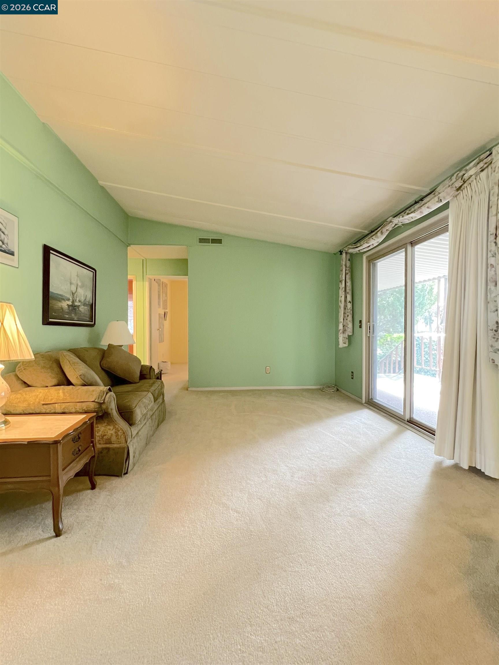 Detail Gallery Image 11 of 39 For 198 Kona Cir #198,  Pittsburg,  CA 94565 - 3 Beds | 2 Baths