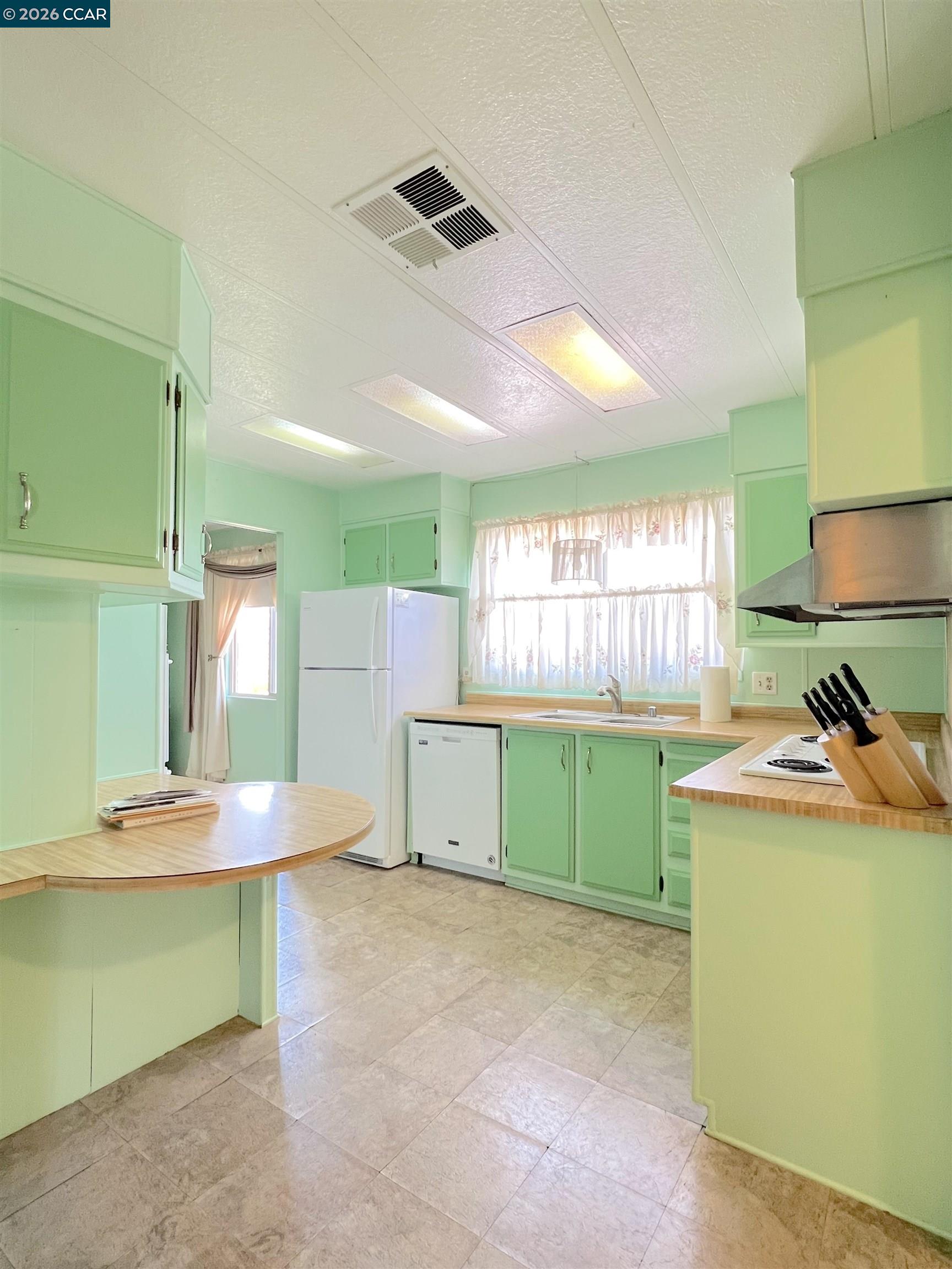 Detail Gallery Image 20 of 39 For 198 Kona Cir #198,  Pittsburg,  CA 94565 - 3 Beds | 2 Baths