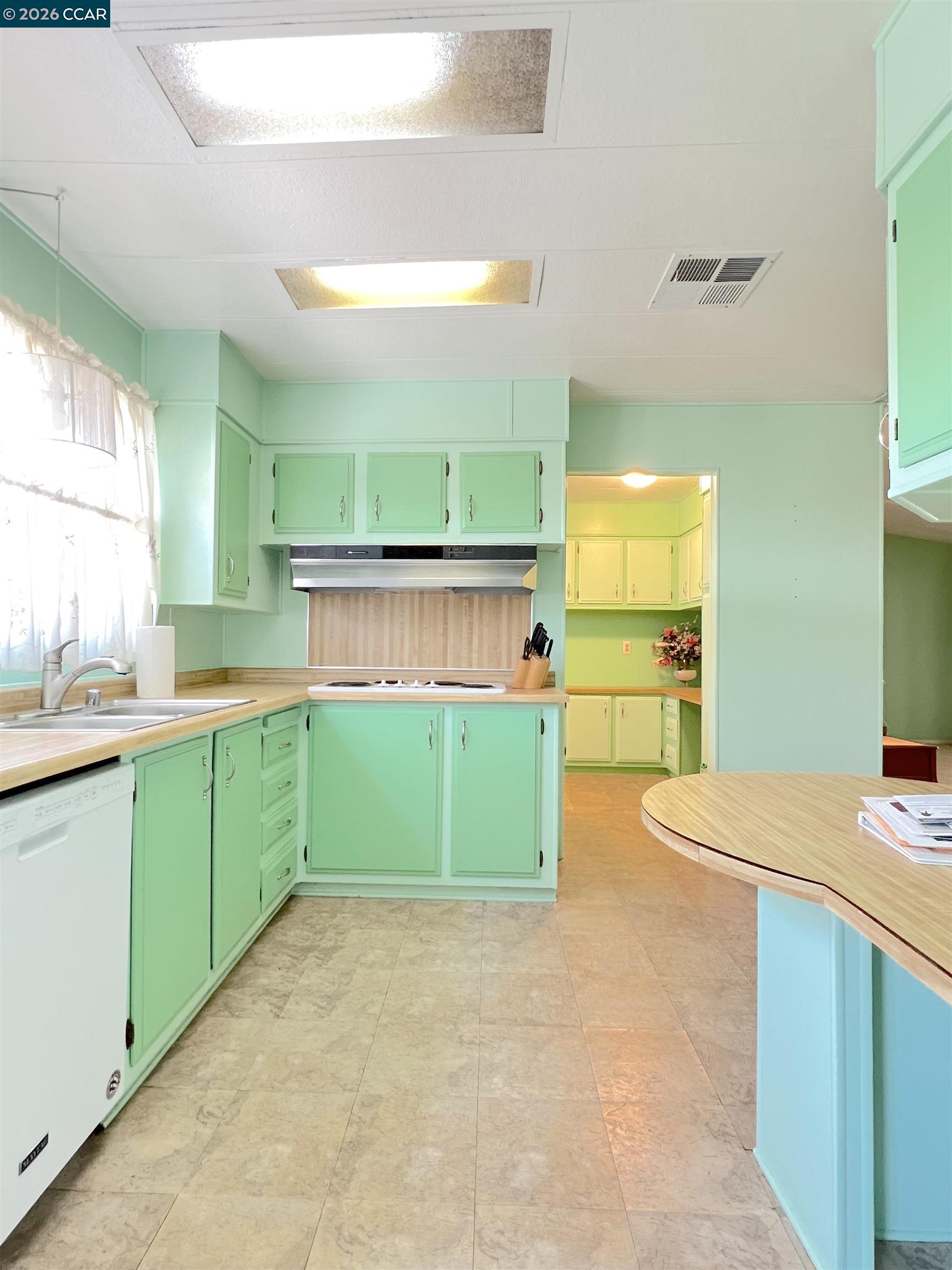 Detail Gallery Image 21 of 39 For 198 Kona Cir #198,  Pittsburg,  CA 94565 - 3 Beds | 2 Baths