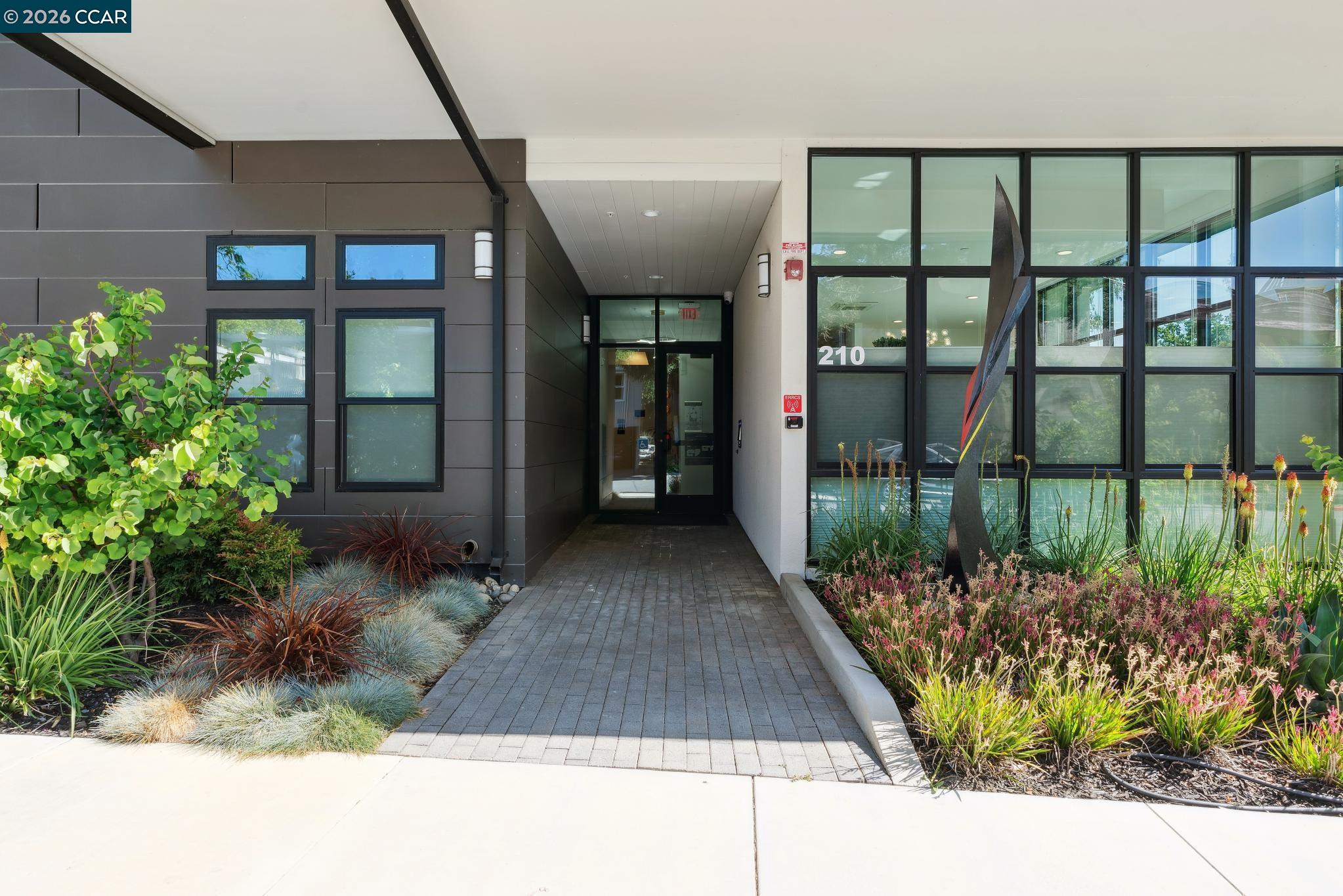 Detail Gallery Image 4 of 41 For 210 Lafayette Circle #101,  Lafayette,  CA 94549 - 0 Beds | 1 Baths