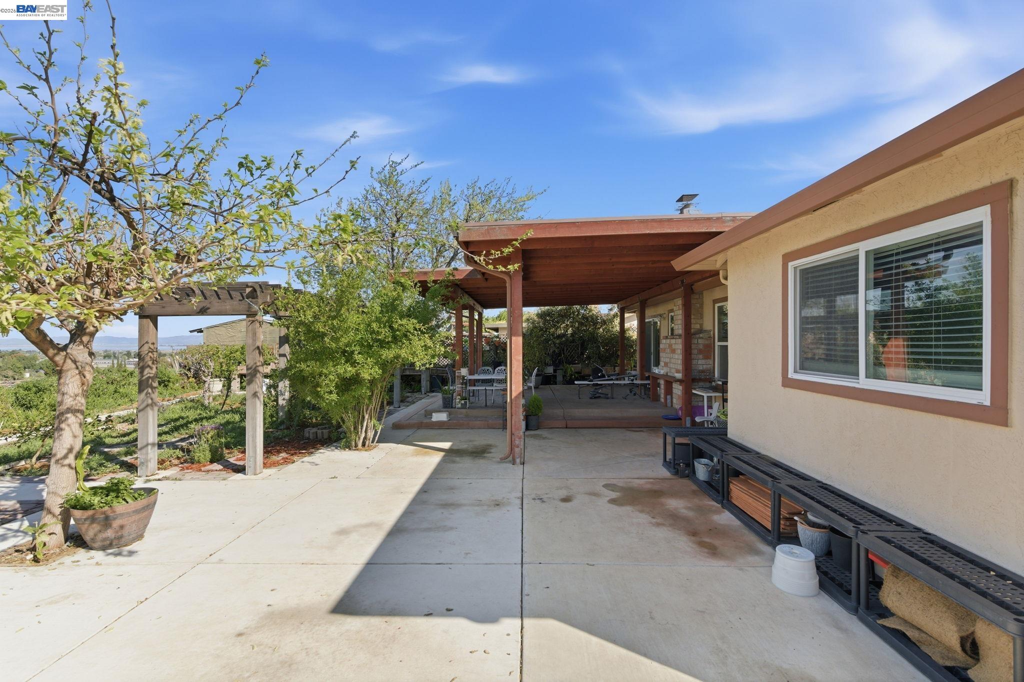 Detail Gallery Image 36 of 60 For 2222 Carmel Ct, Pittsburg,  CA 94565 - 4 Beds | 2 Baths