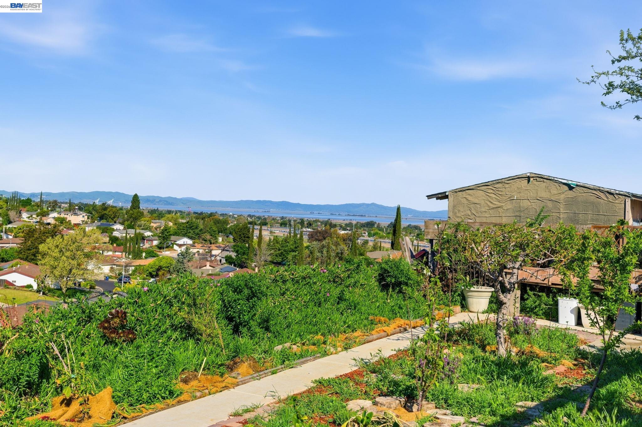 Detail Gallery Image 38 of 60 For 2222 Carmel Ct, Pittsburg,  CA 94565 - 4 Beds | 2 Baths