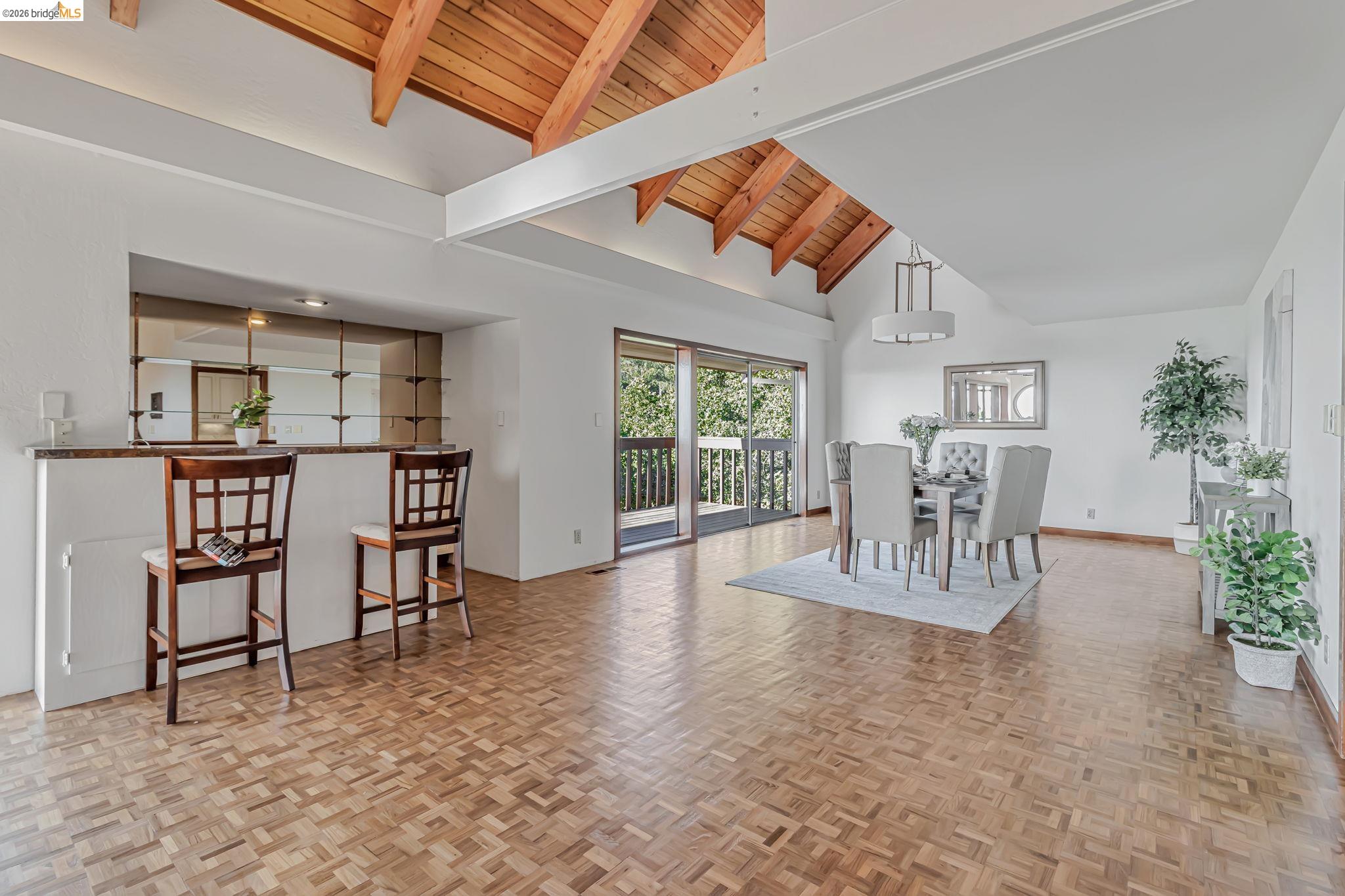 Detail Gallery Image 11 of 59 For 1518 Madera Ct, El Cerrito,  CA 94530-0112 - 5 Beds | 4/1 Baths