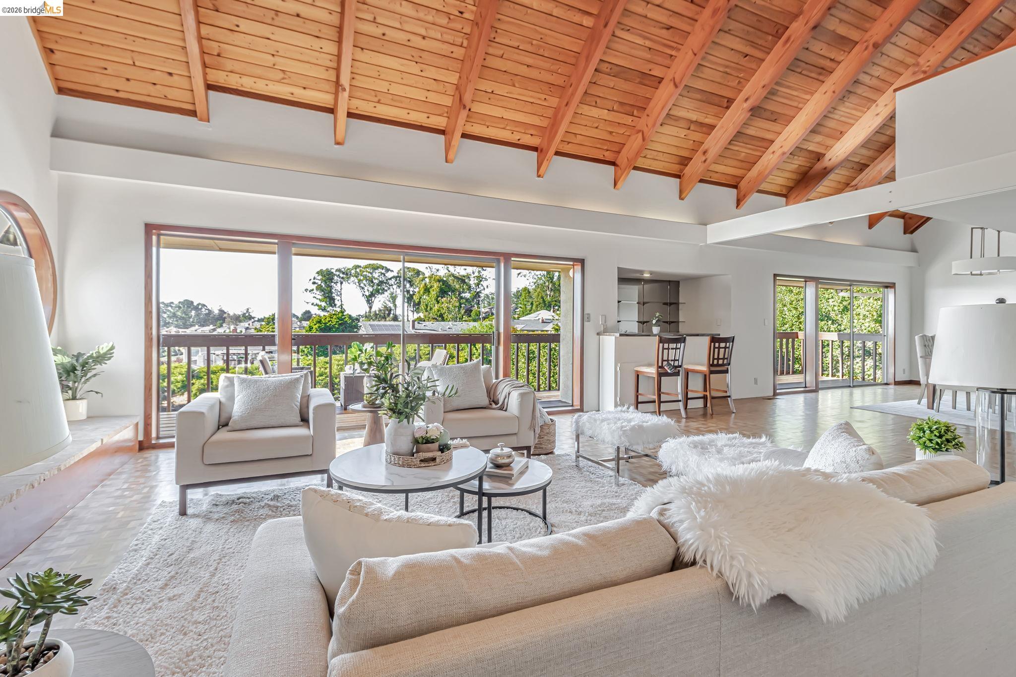 Detail Gallery Image 14 of 60 For 1518 Madera Ct, El Cerrito,  CA 94530-0112 - 5 Beds | 4/1 Baths