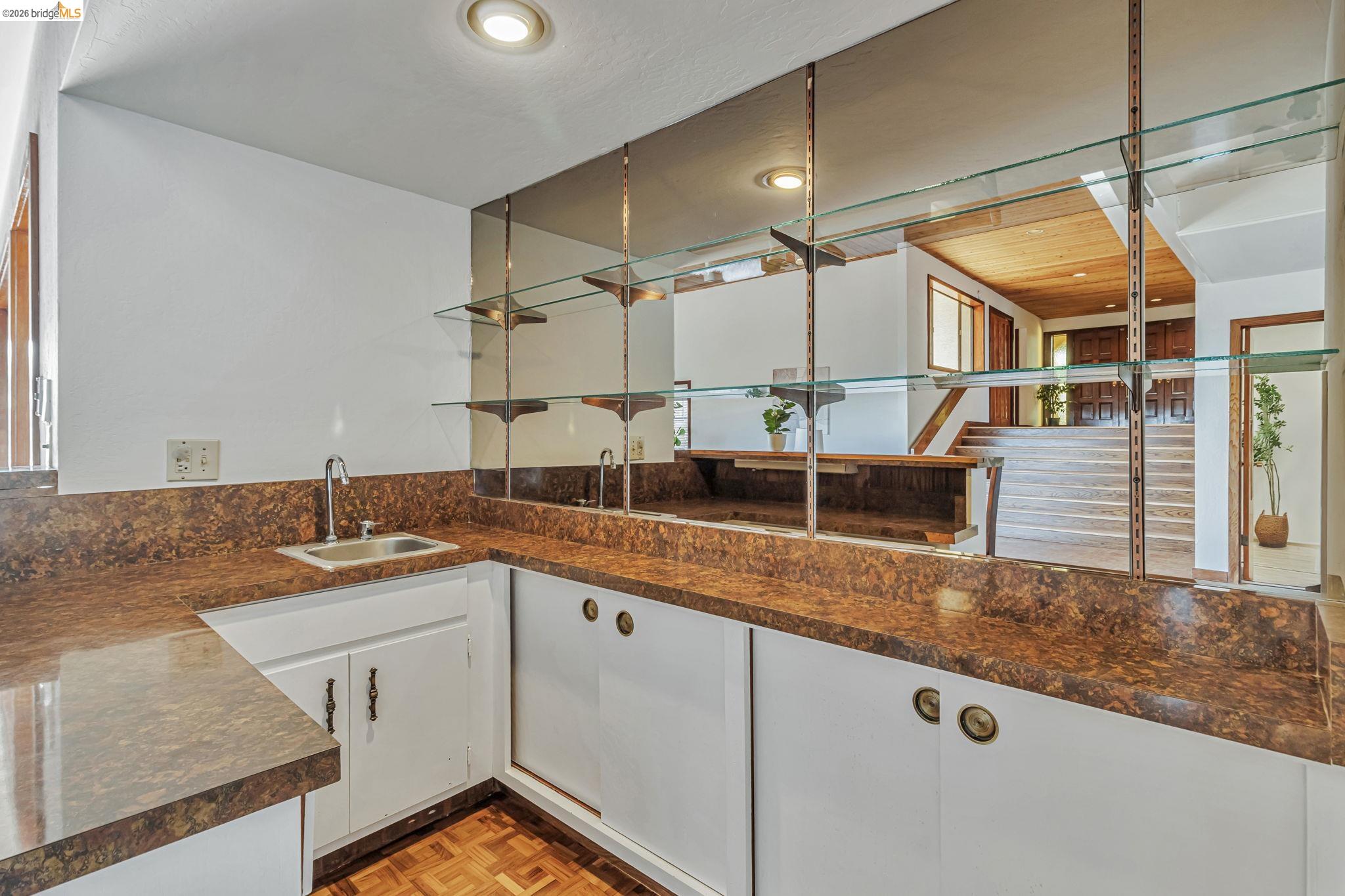 Detail Gallery Image 17 of 60 For 1518 Madera Ct, El Cerrito,  CA 94530-0112 - 5 Beds | 4/1 Baths