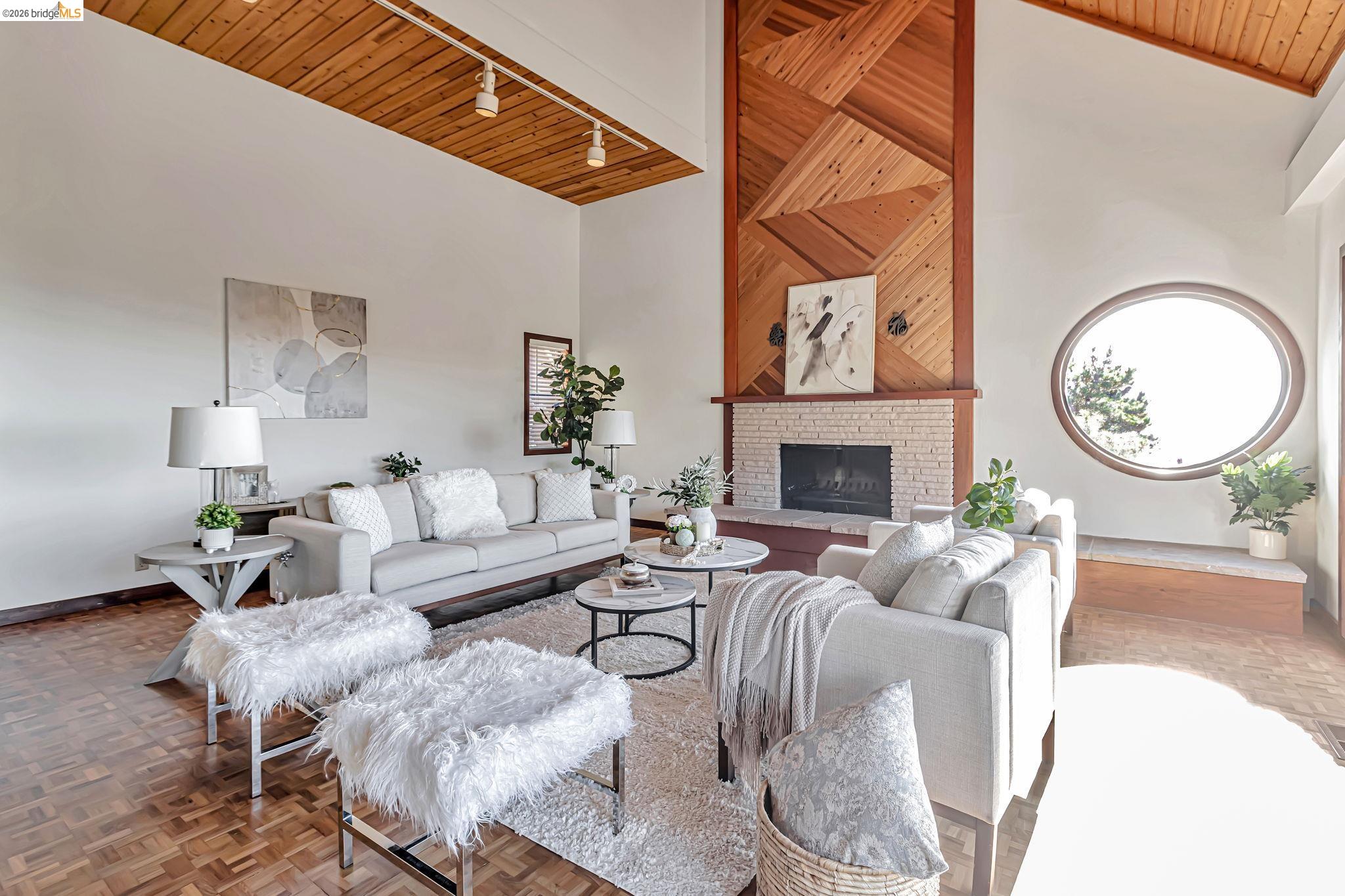 Detail Gallery Image 8 of 59 For 1518 Madera Ct, El Cerrito,  CA 94530-0112 - 5 Beds | 4/1 Baths