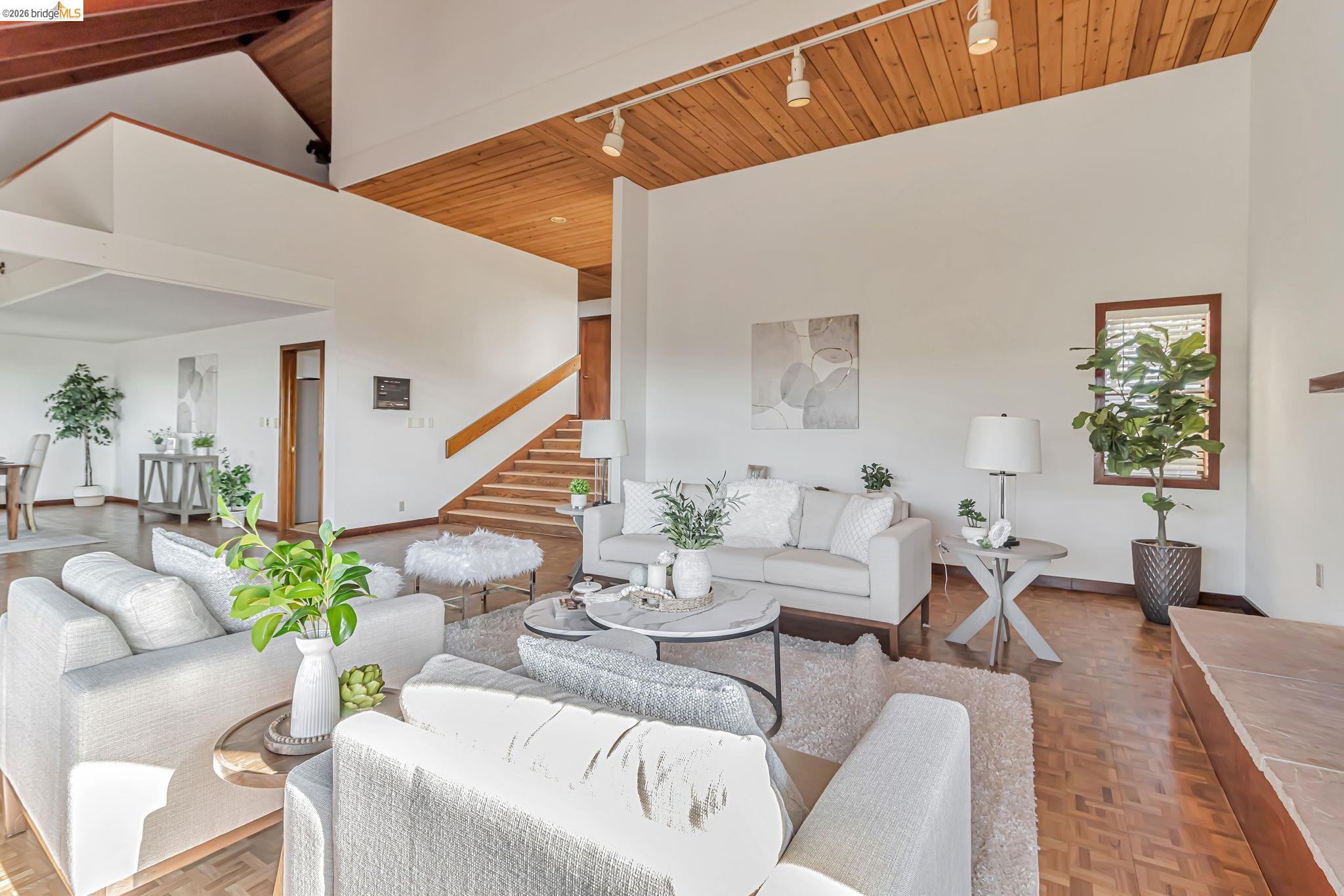 Detail Gallery Image 9 of 59 For 1518 Madera Ct, El Cerrito,  CA 94530-0112 - 5 Beds | 4/1 Baths