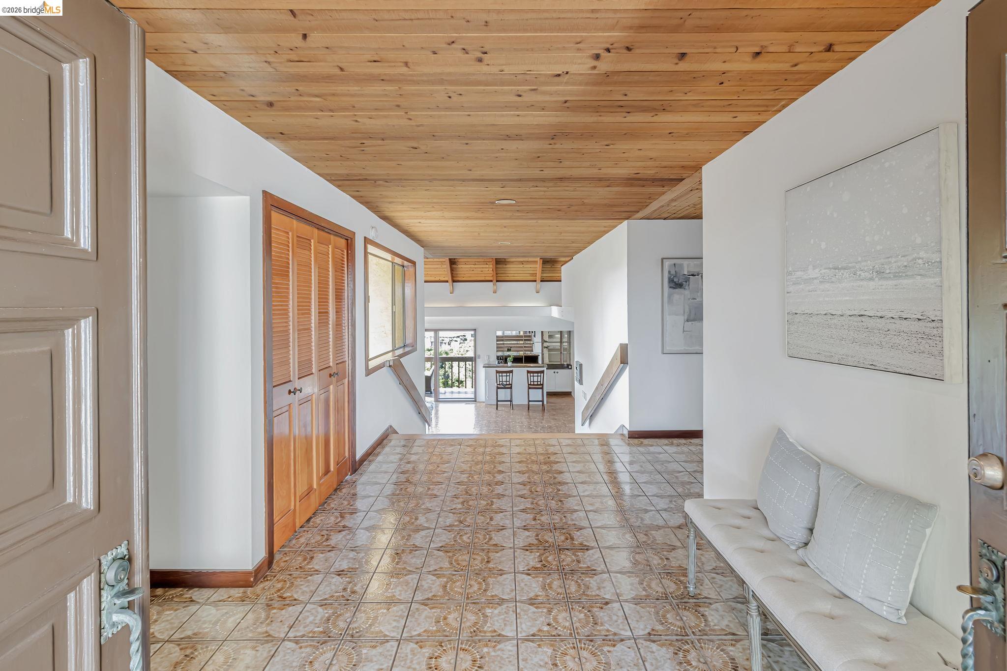 Detail Gallery Image 9 of 60 For 1518 Madera Ct, El Cerrito,  CA 94530-0112 - 5 Beds | 4/1 Baths